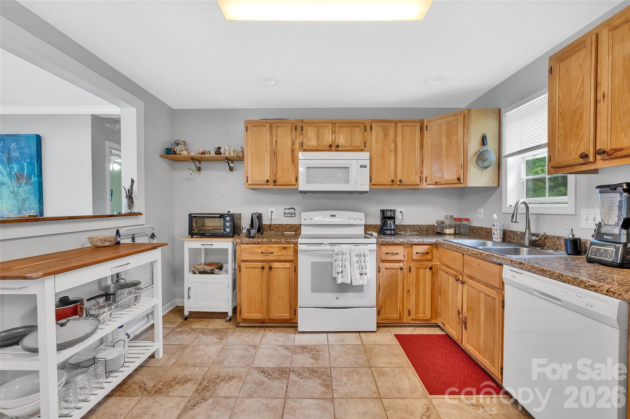 1095 E Prince Road Property Photo 12