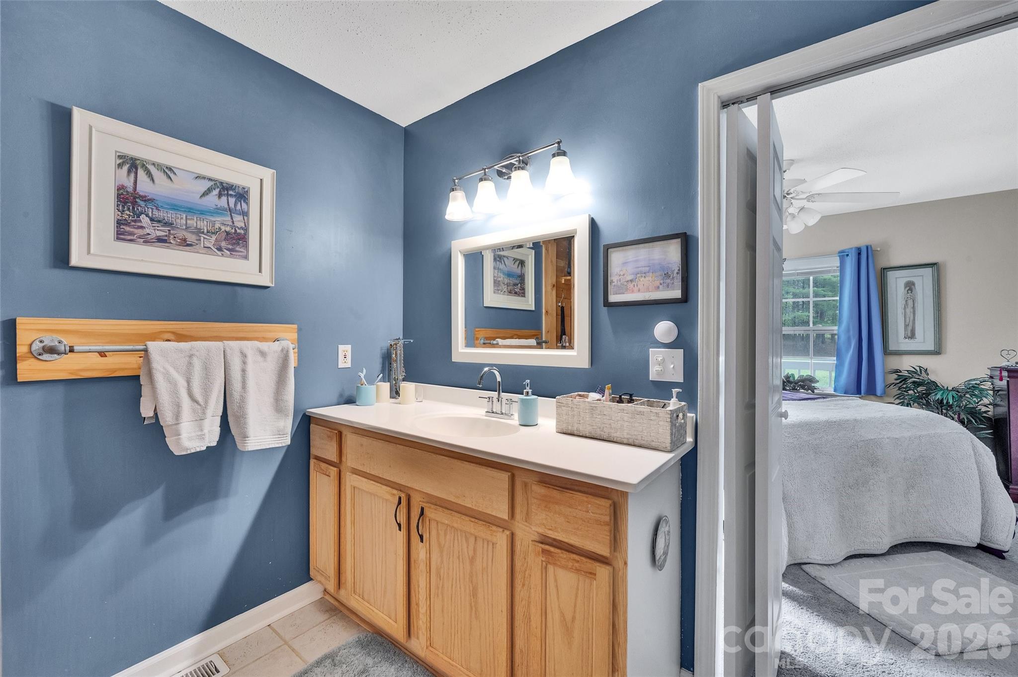 1095 E Prince Road Property Photo 14