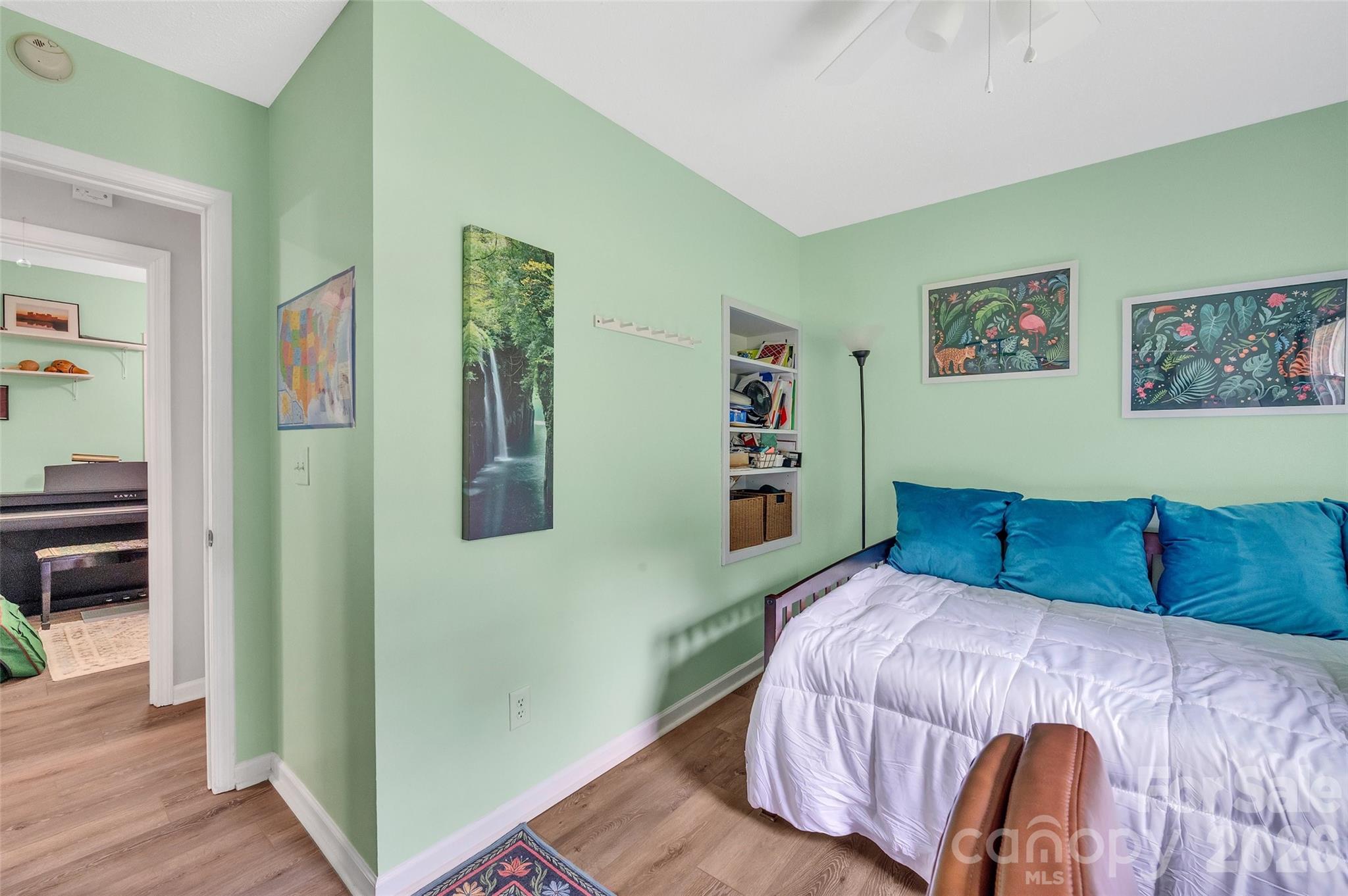 1095 E Prince Road Property Photo 18