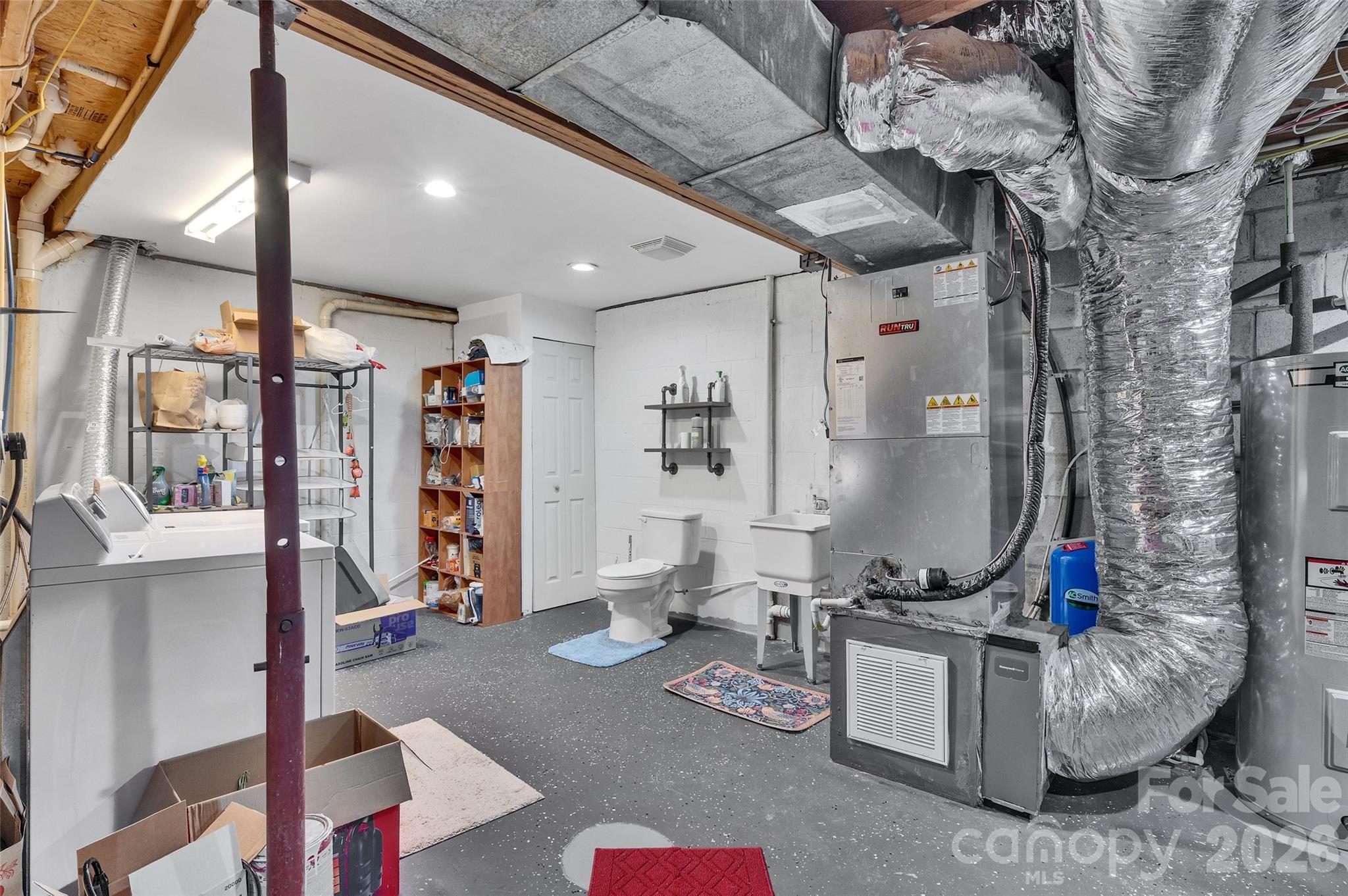 1095 E Prince Road Property Photo 26
