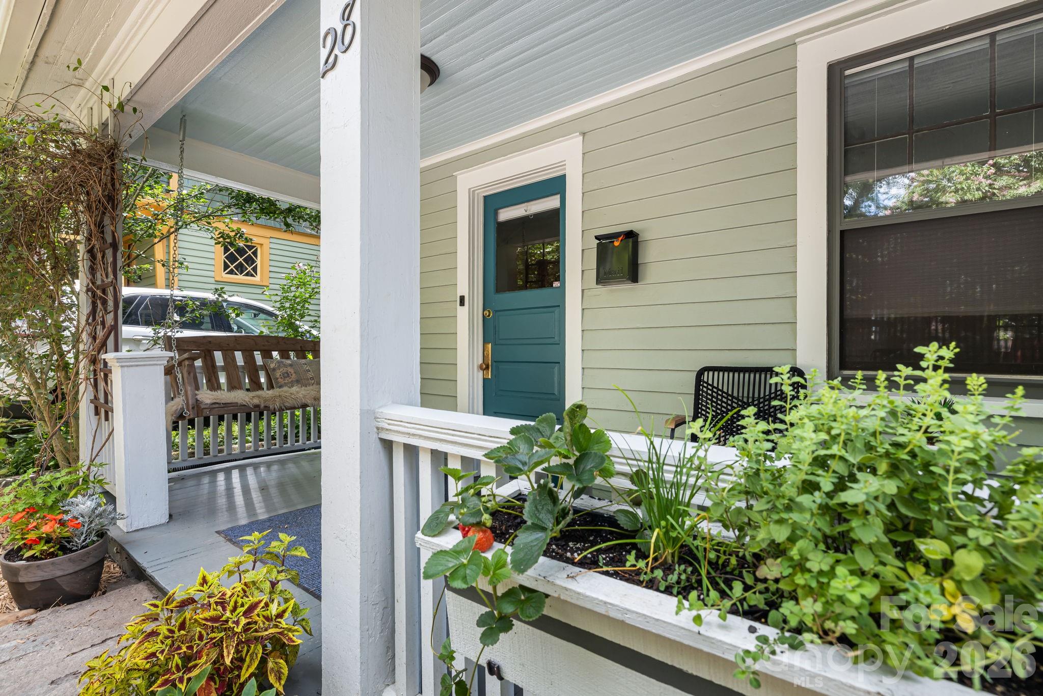 28 Woodlawn Avenue Property Photo 45