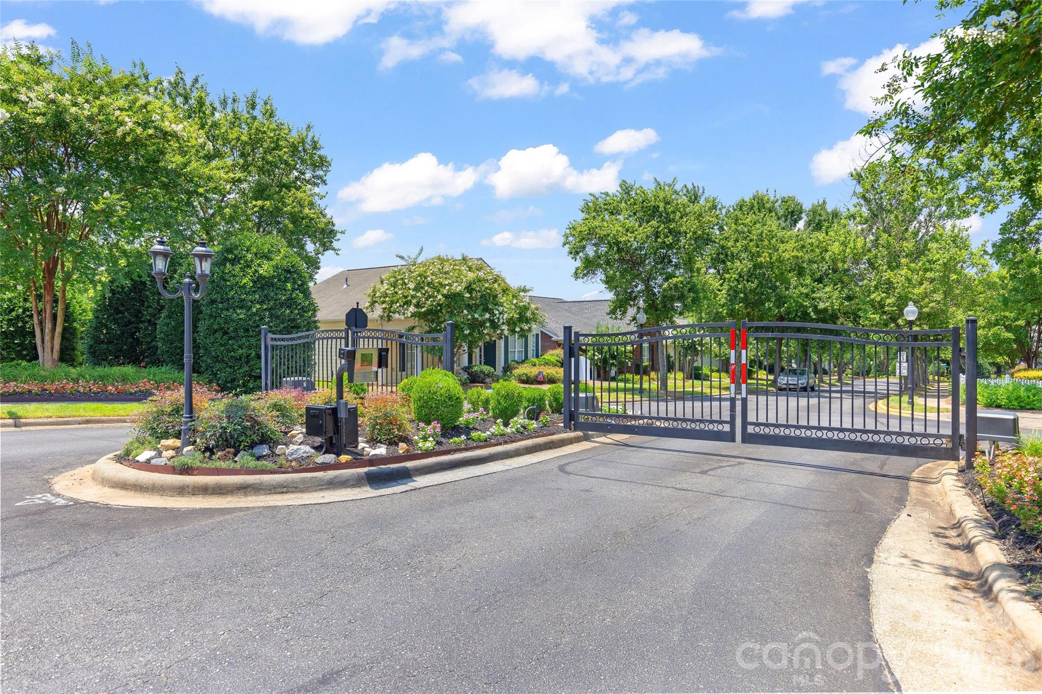 10047 Bishops Gate Boulevard Property Photo 26