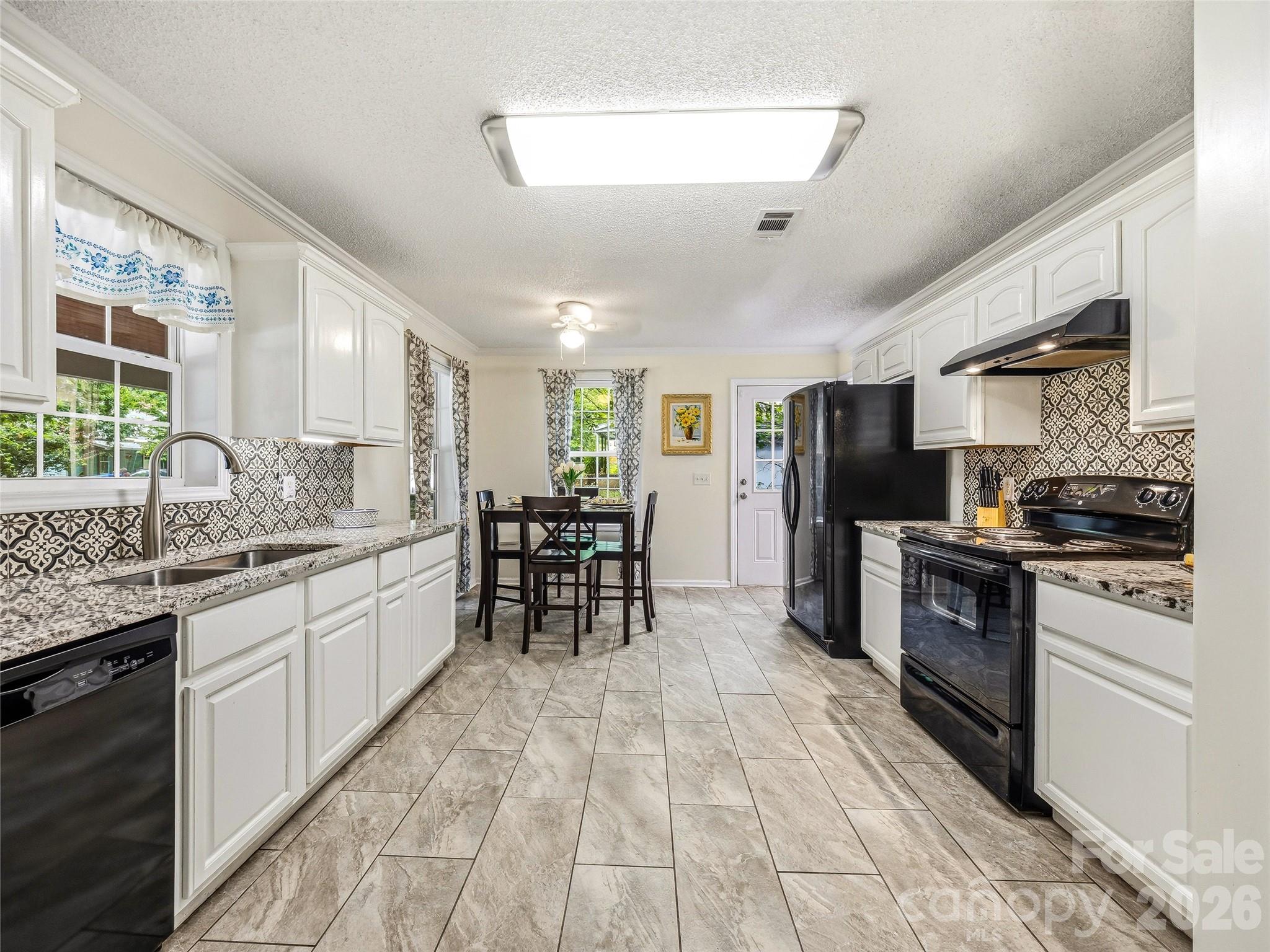 144 Hanover Street Property Photo 8
