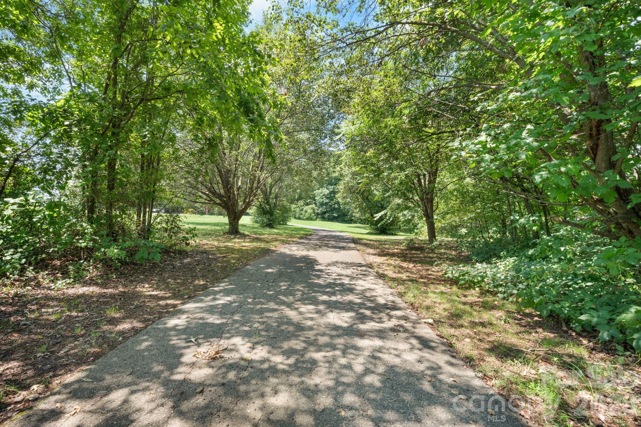 2097 Hermit Trail Property Photo 2