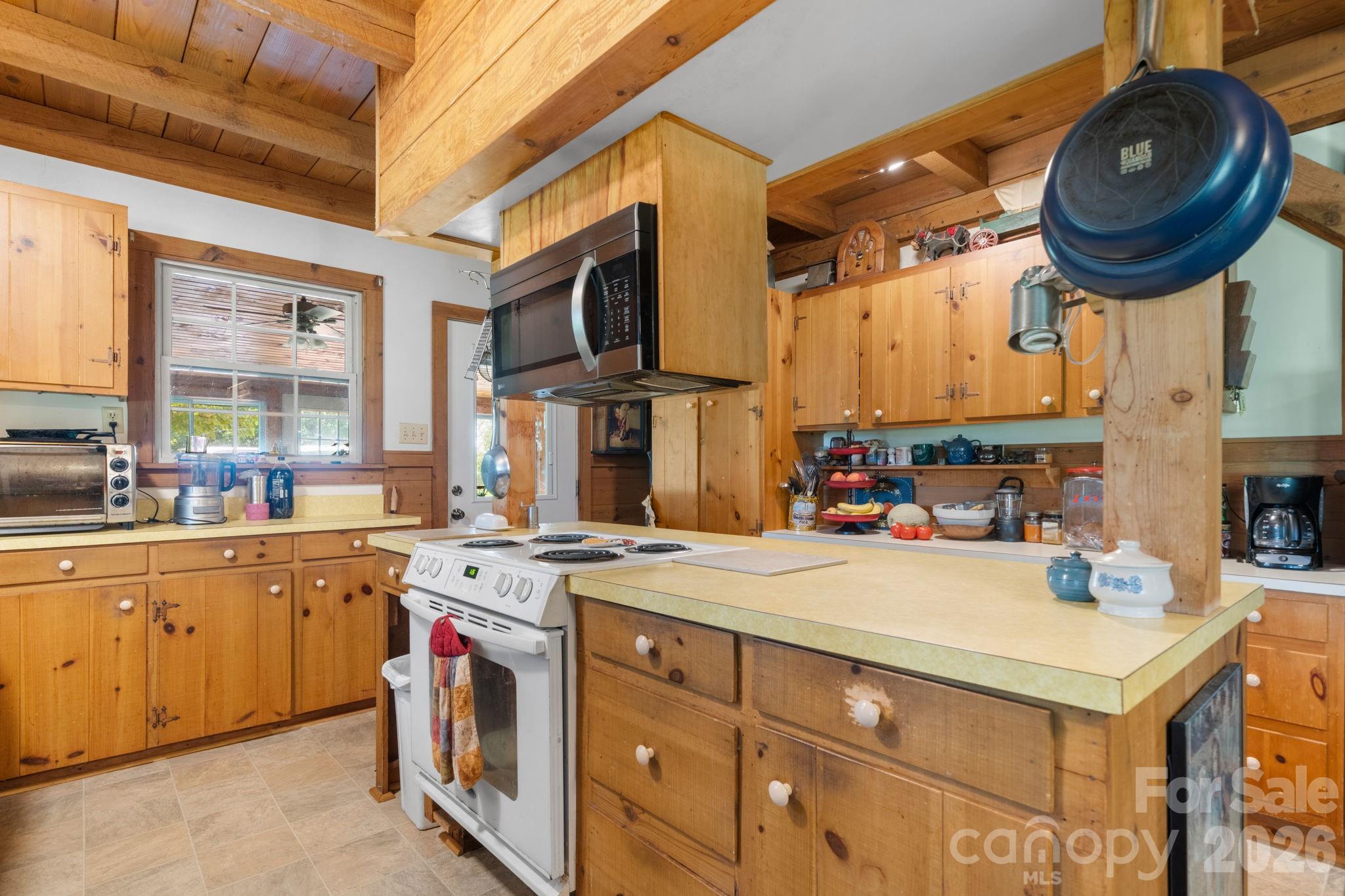 2097 Hermit Trail Property Photo 11