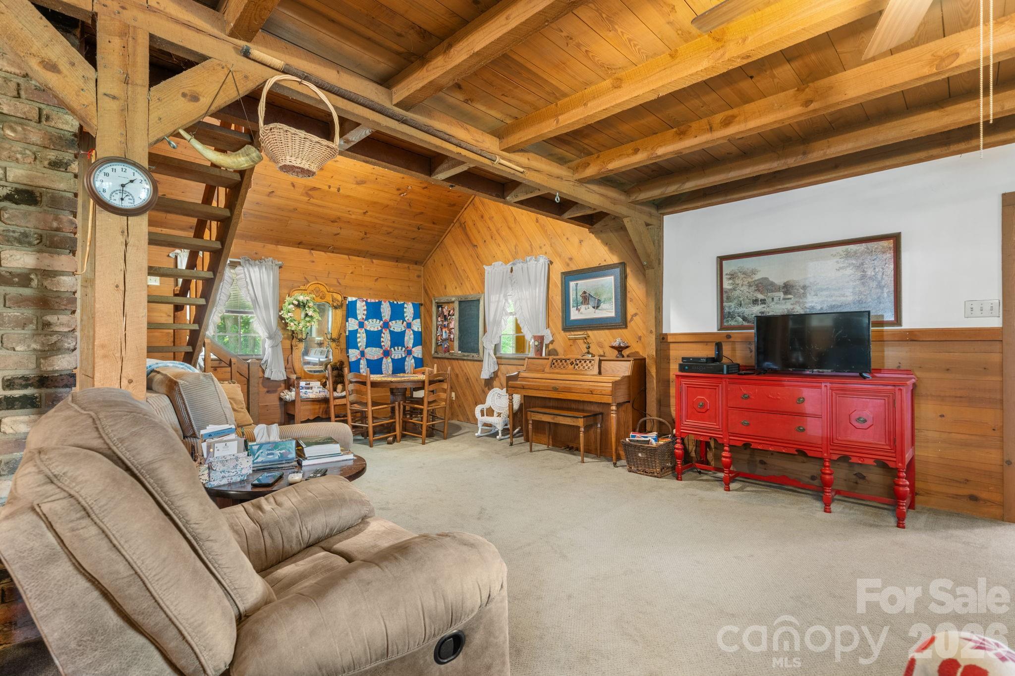 2097 Hermit Trail Property Photo 17