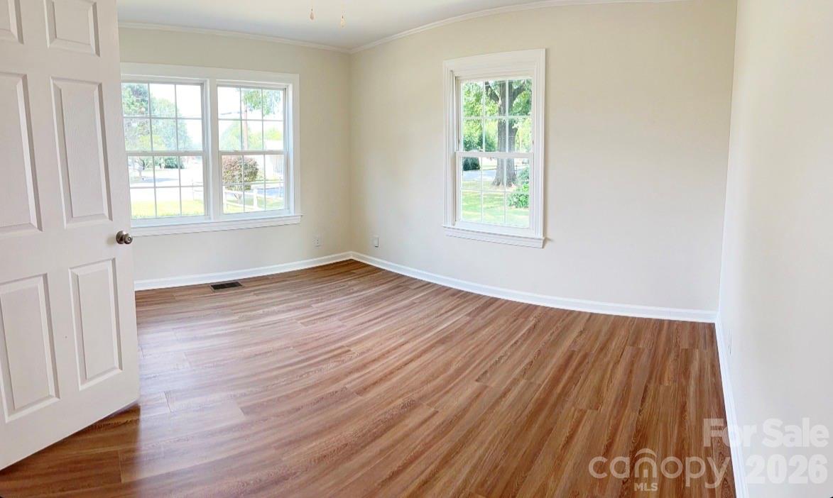2827 E Long Avenue Property Photo 9