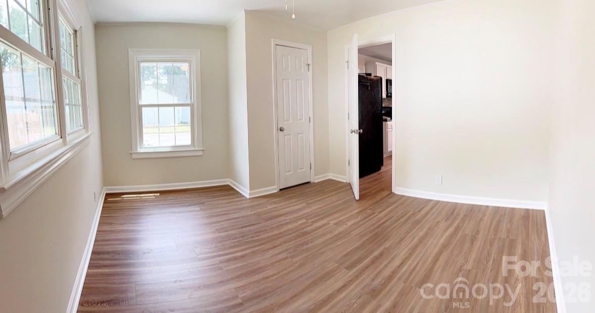 2827 E Long Avenue Property Photo 12
