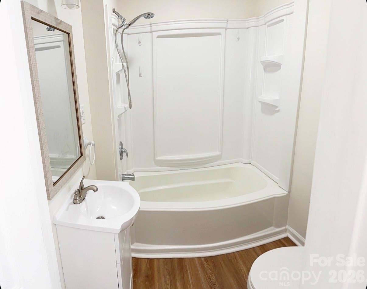 2827 E Long Avenue Property Photo 13