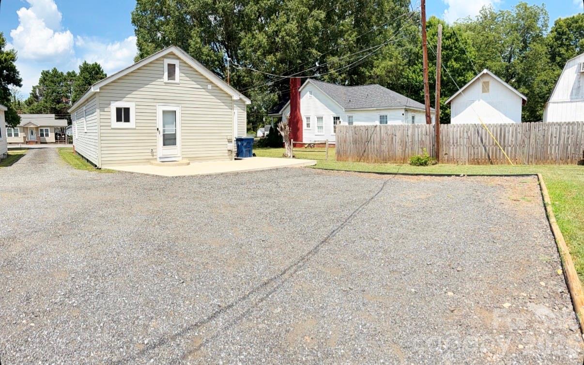 2827 E Long Avenue Property Photo 16