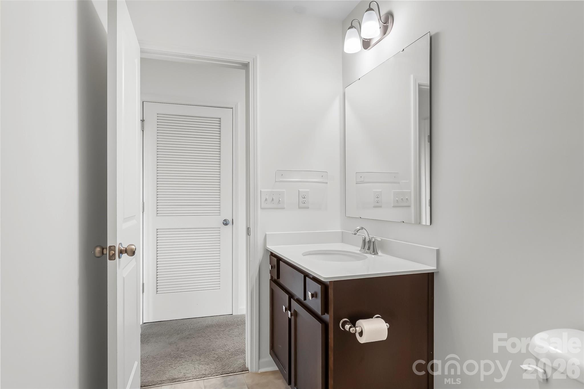 112 Divot Lane 62 Property Photo 25