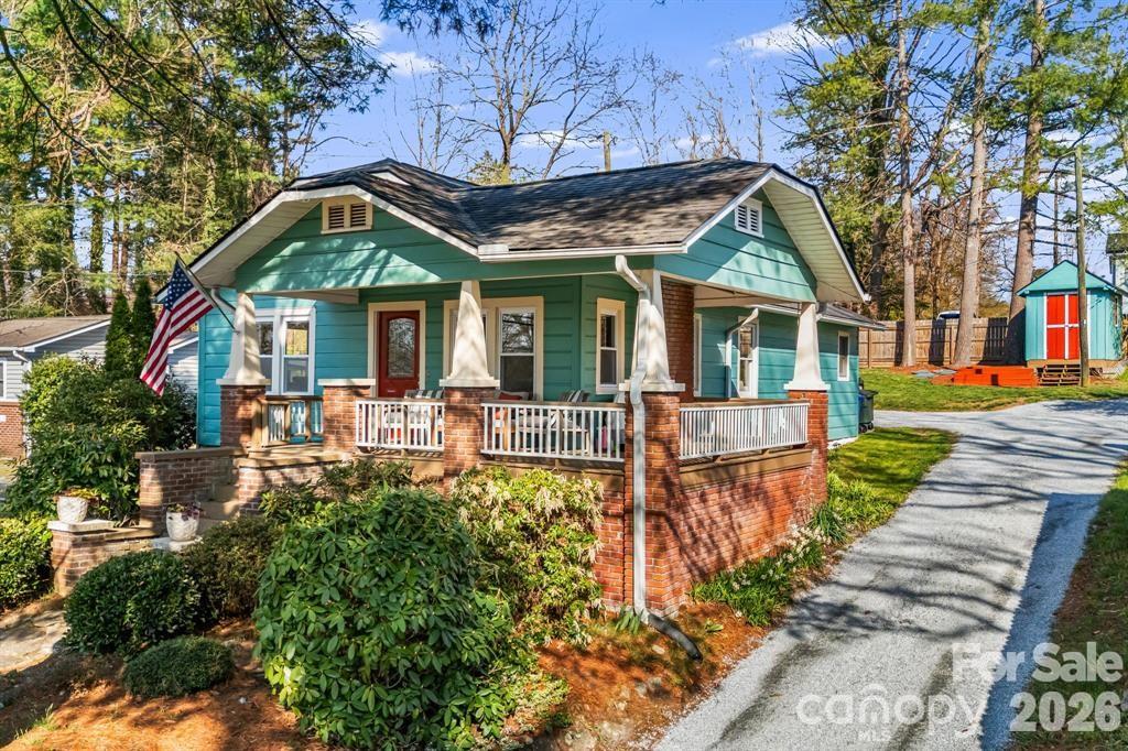 1207 Willow Road Property Photo 1