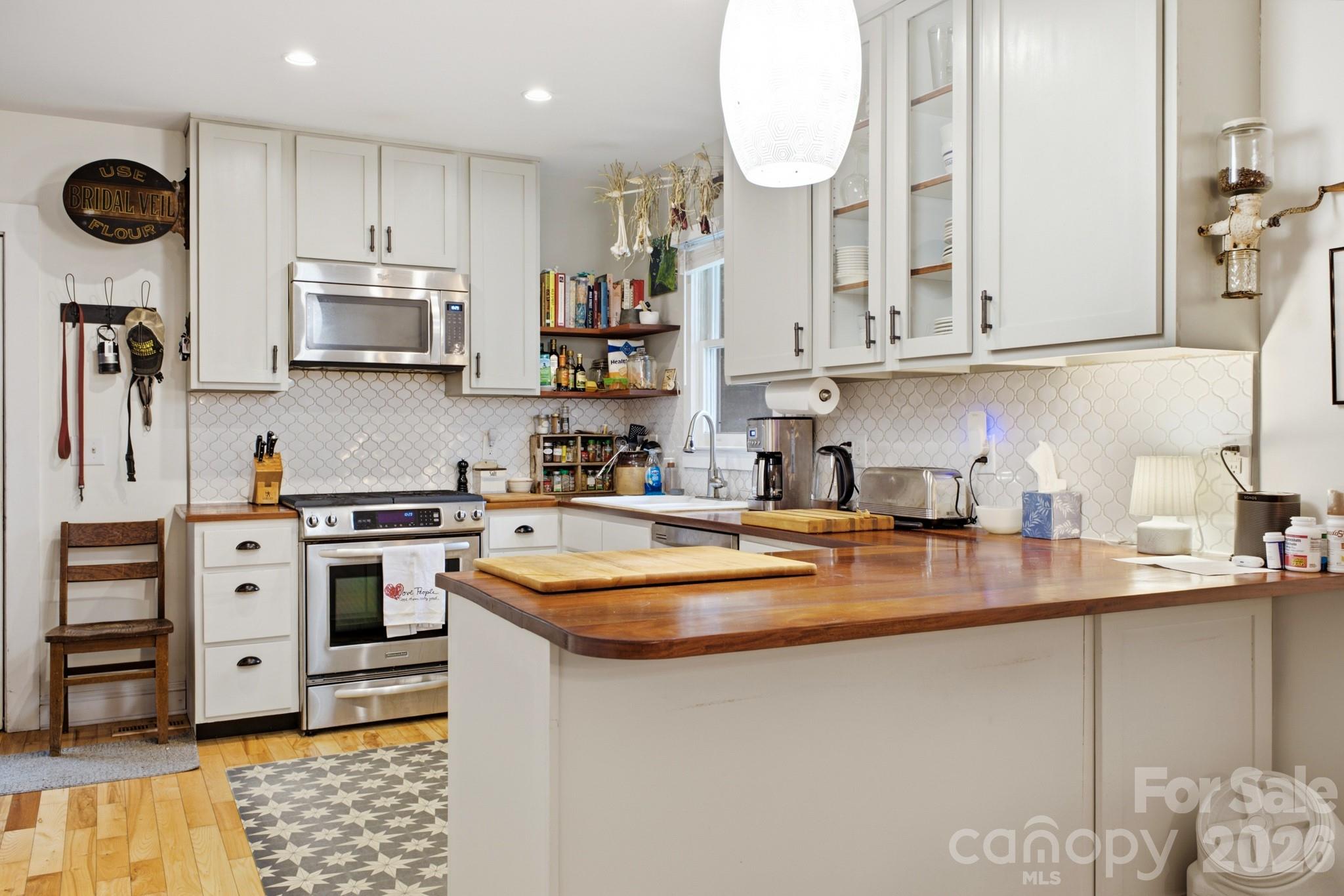 1207 Willow Road Property Photo 11