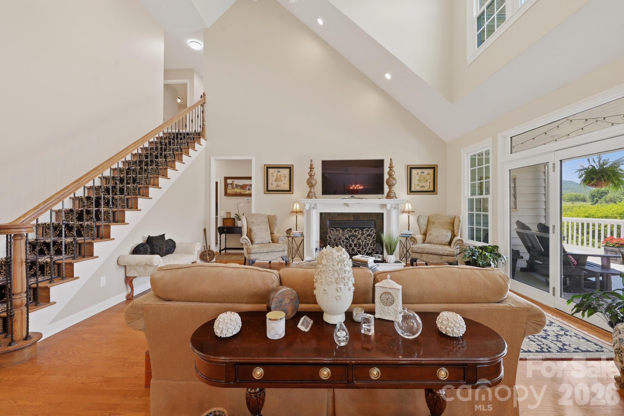 358 Olde Charter Circle 8 Property Photo 6
