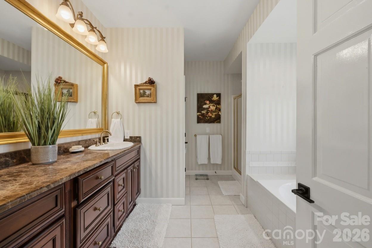 358 Olde Charter Circle 8 Property Photo 16