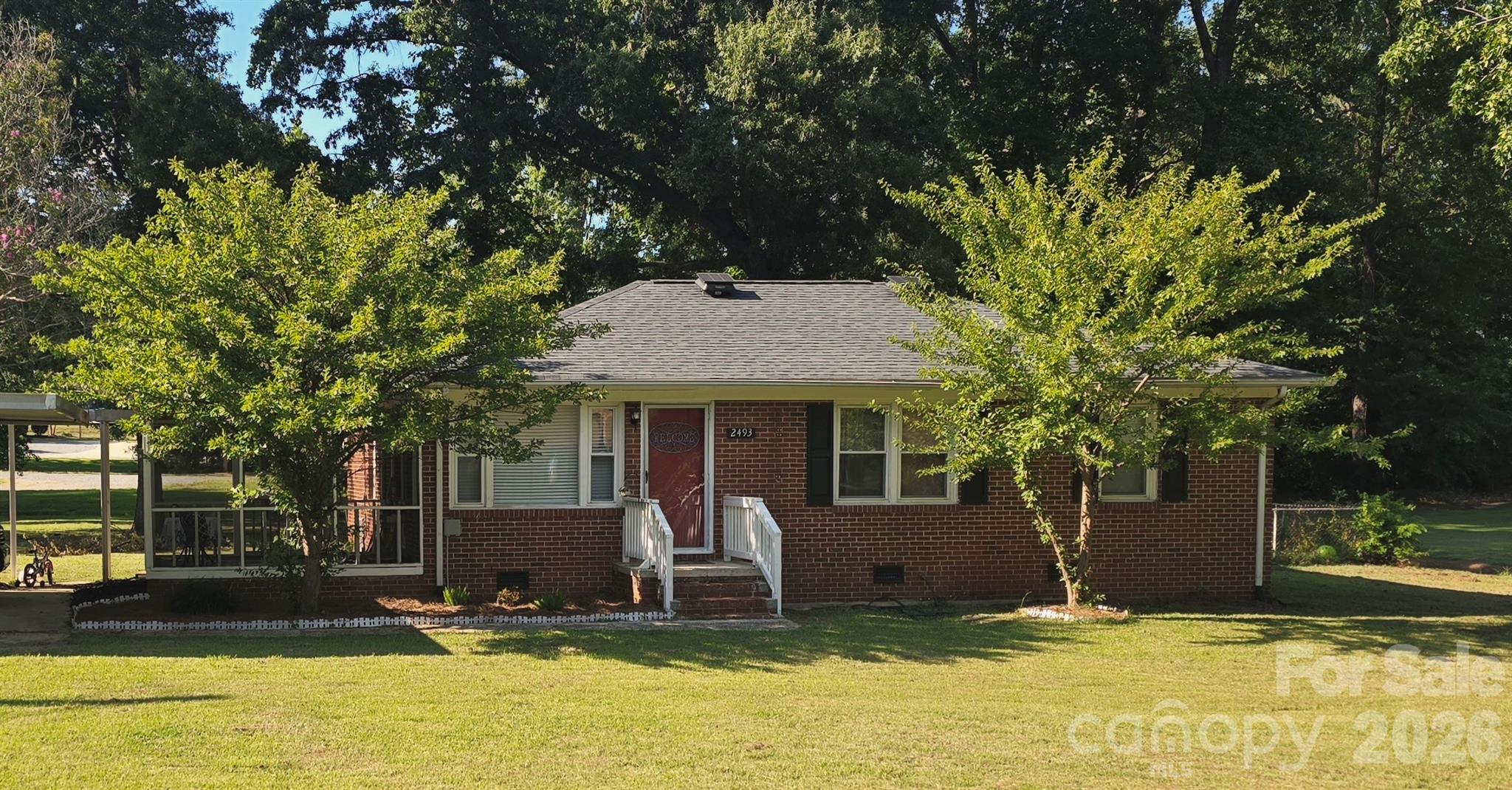 2493 Oakwood Circle Property Photo 1