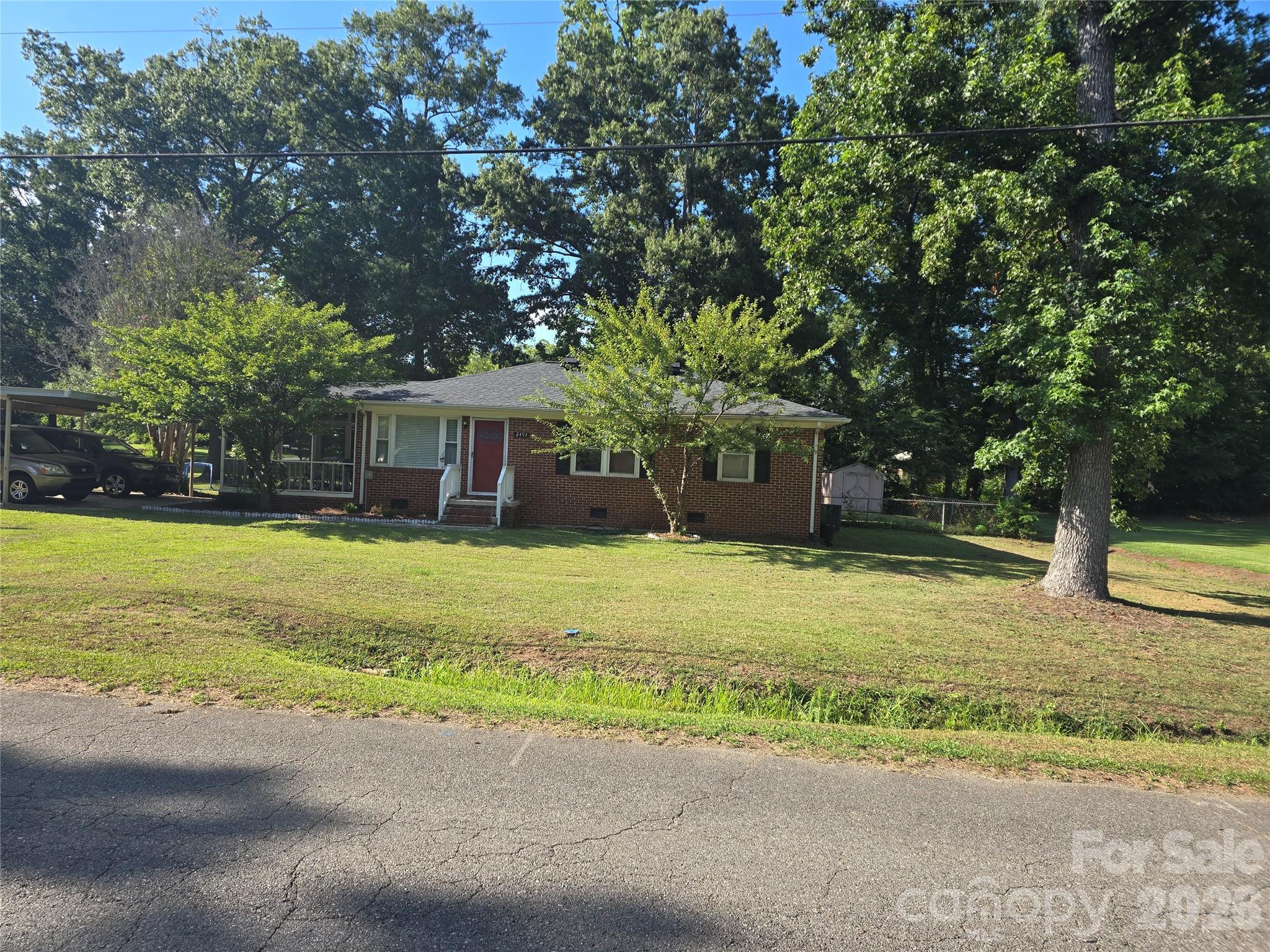 2493 Oakwood Circle Property Photo 2