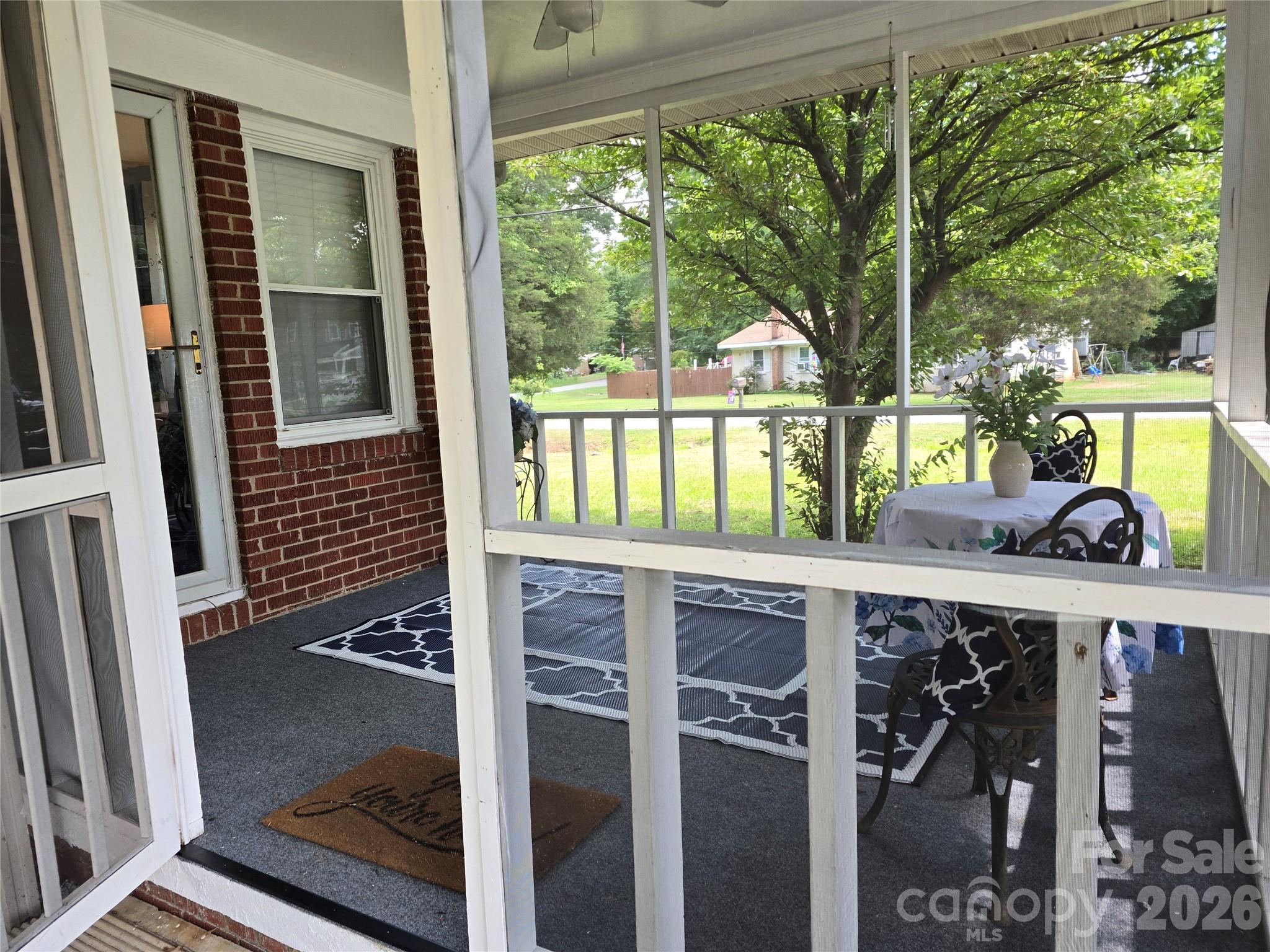 2493 Oakwood Circle Property Photo 4