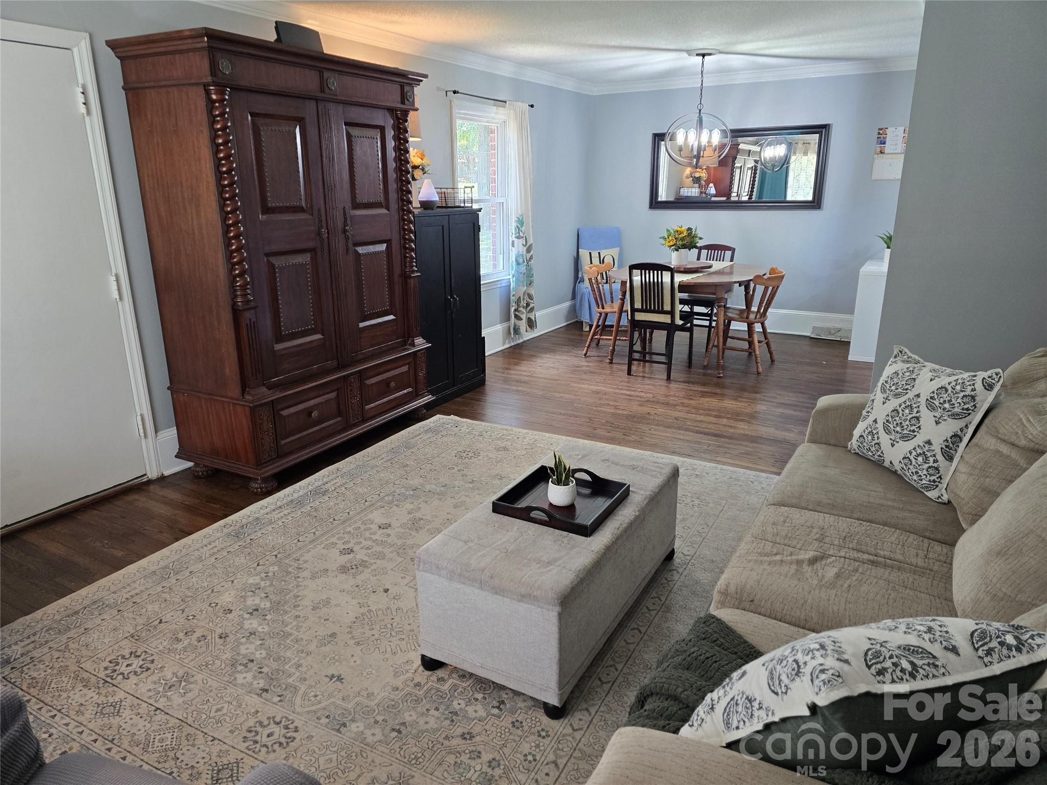 2493 Oakwood Circle Property Photo 6