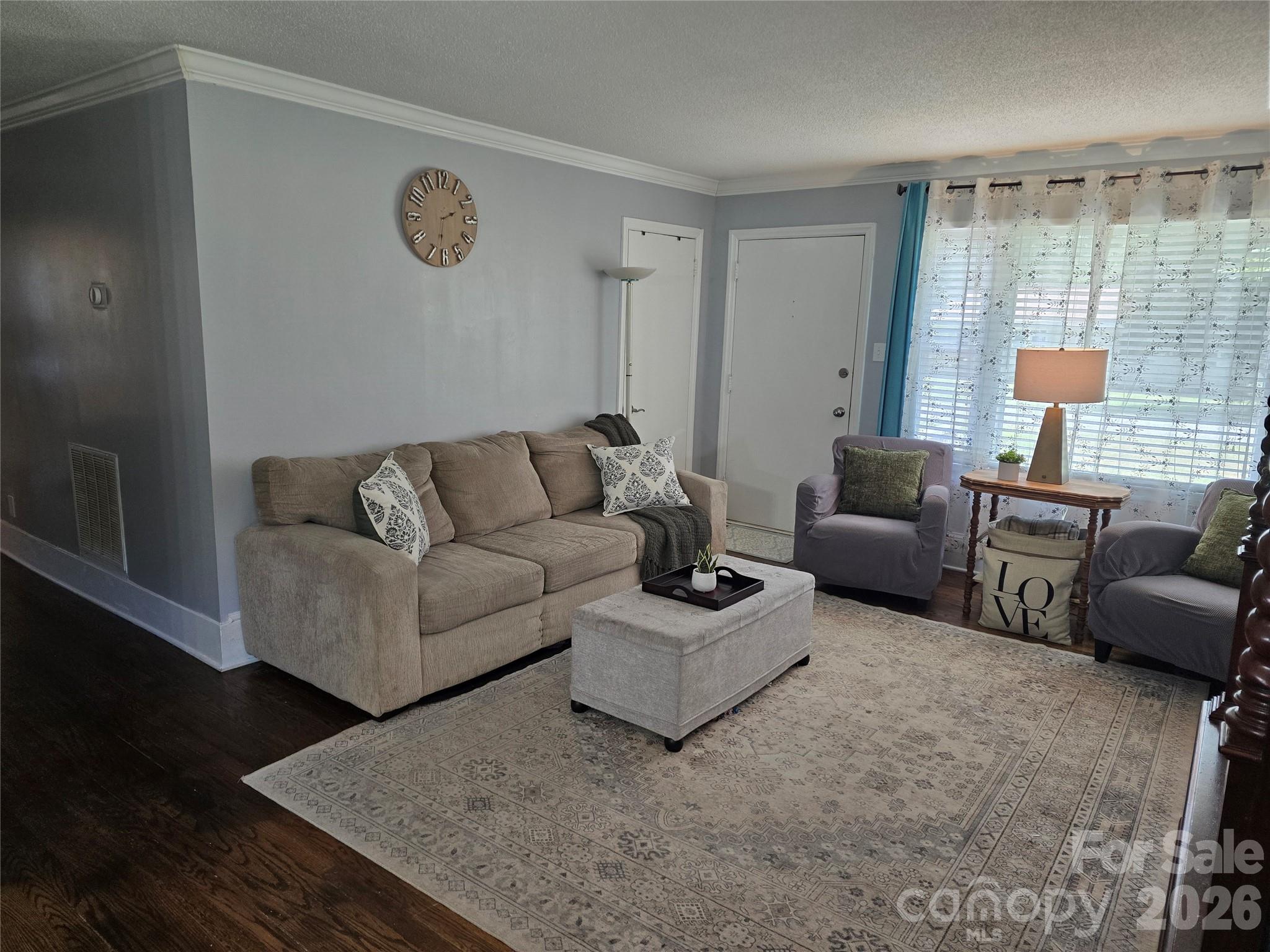 2493 Oakwood Circle Property Photo 8