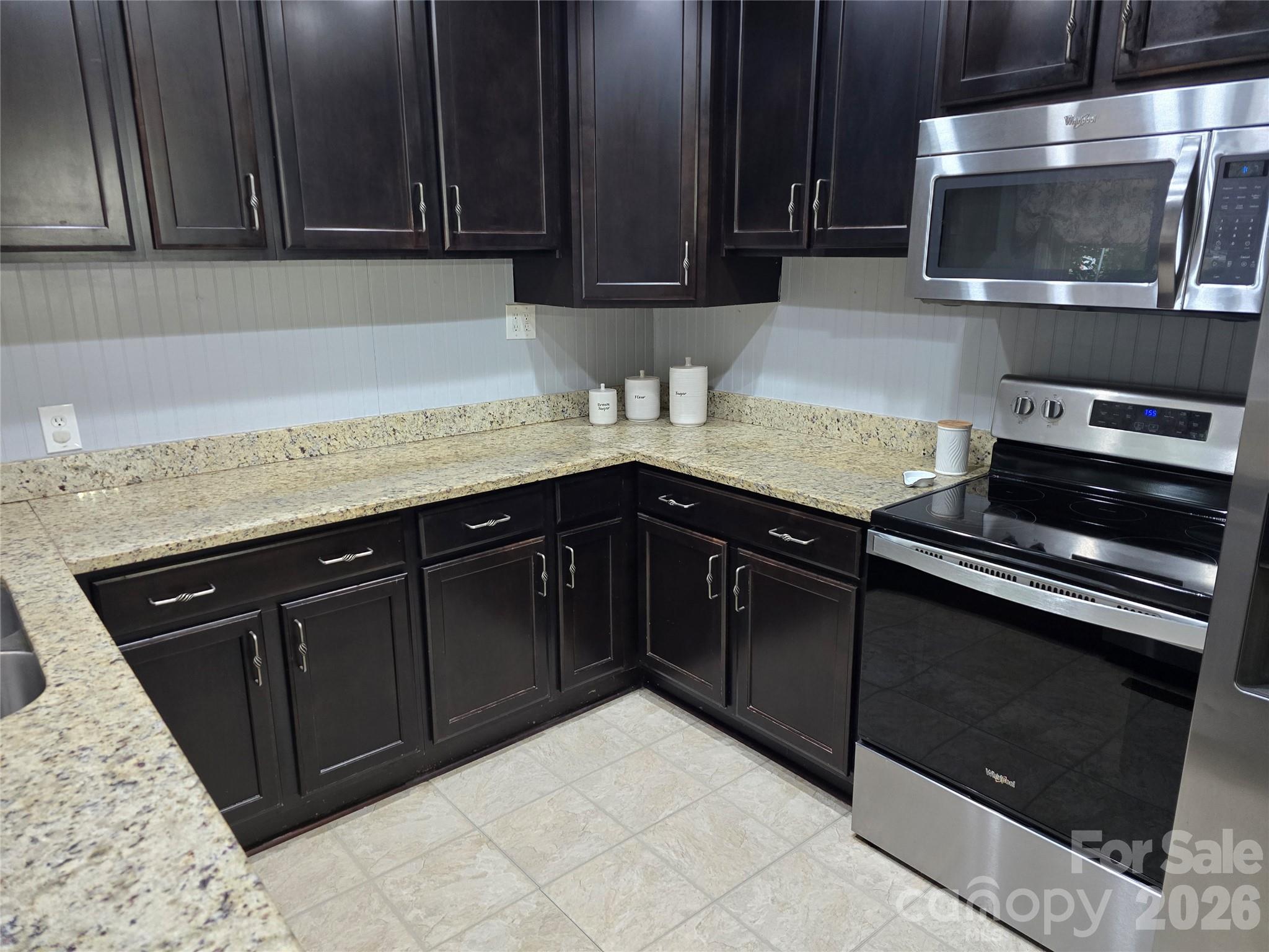 2493 Oakwood Circle Property Photo 13