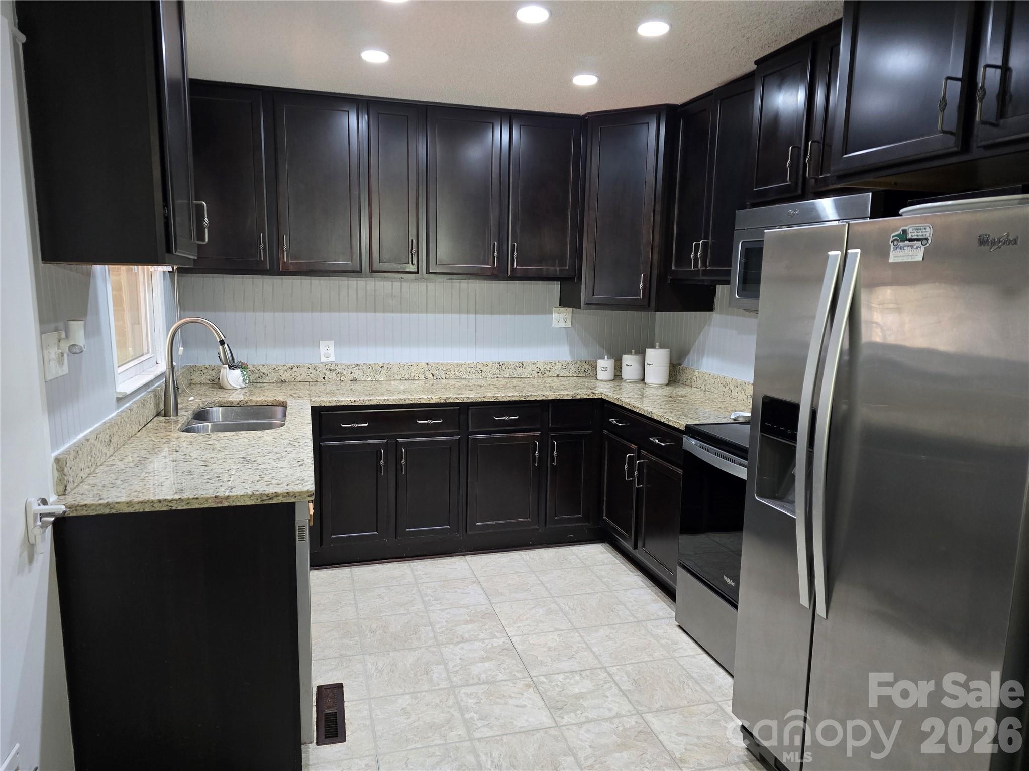 2493 Oakwood Circle Property Photo 15