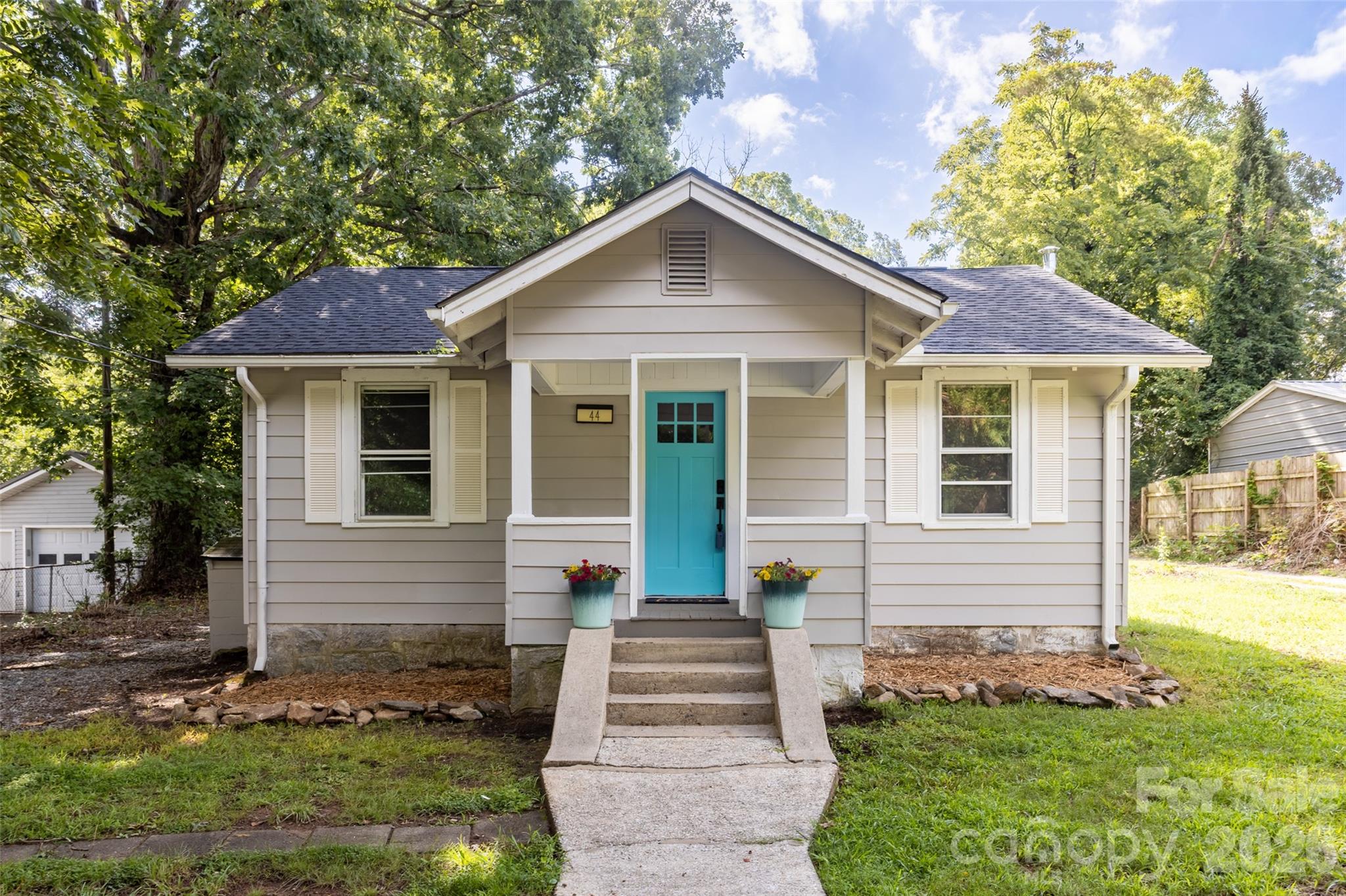 44 LR Smith Avenue Property Photo 1