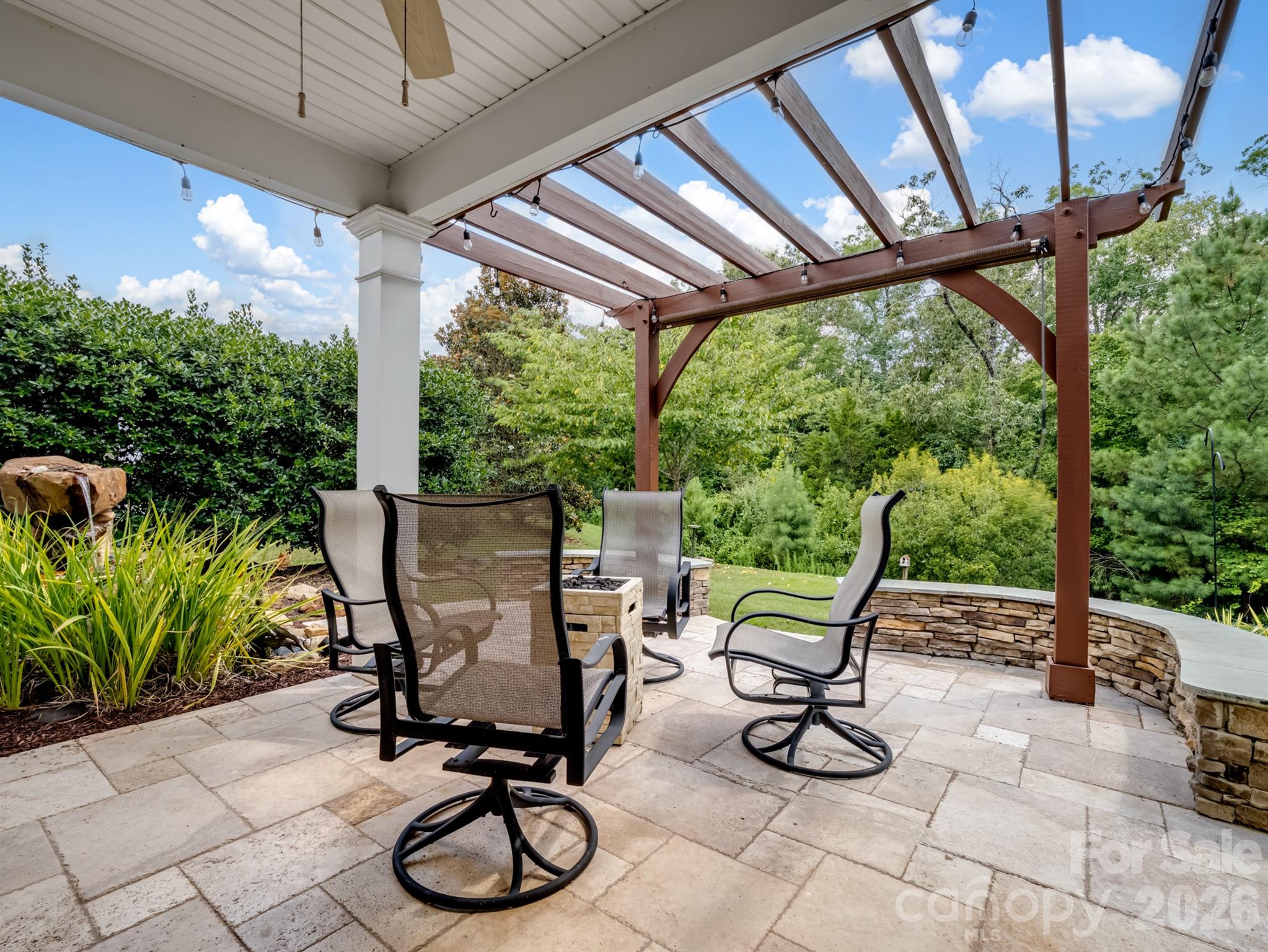 8077 Crater Lake Drive Property Photo 1