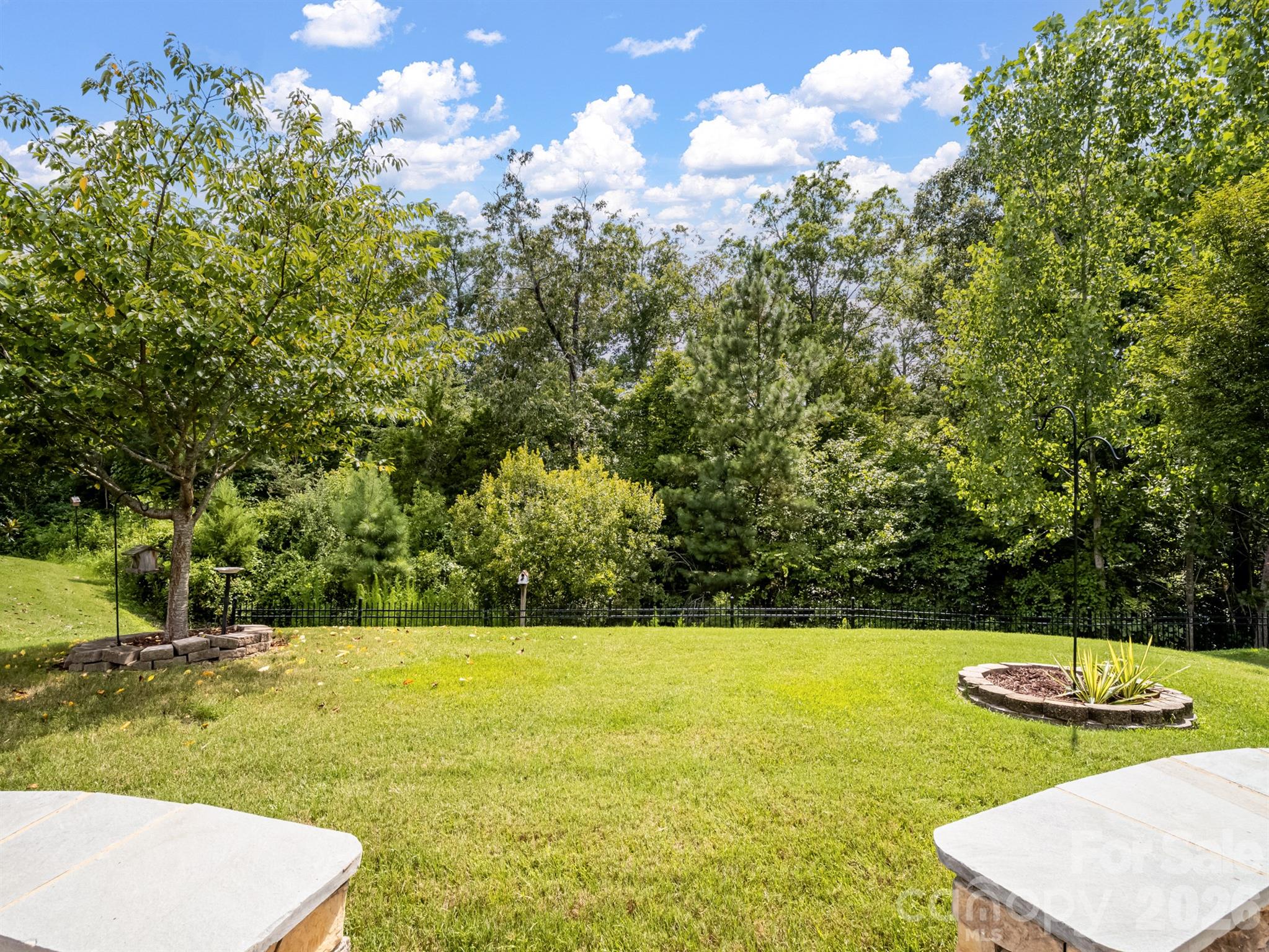 8077 Crater Lake Drive Property Photo 4