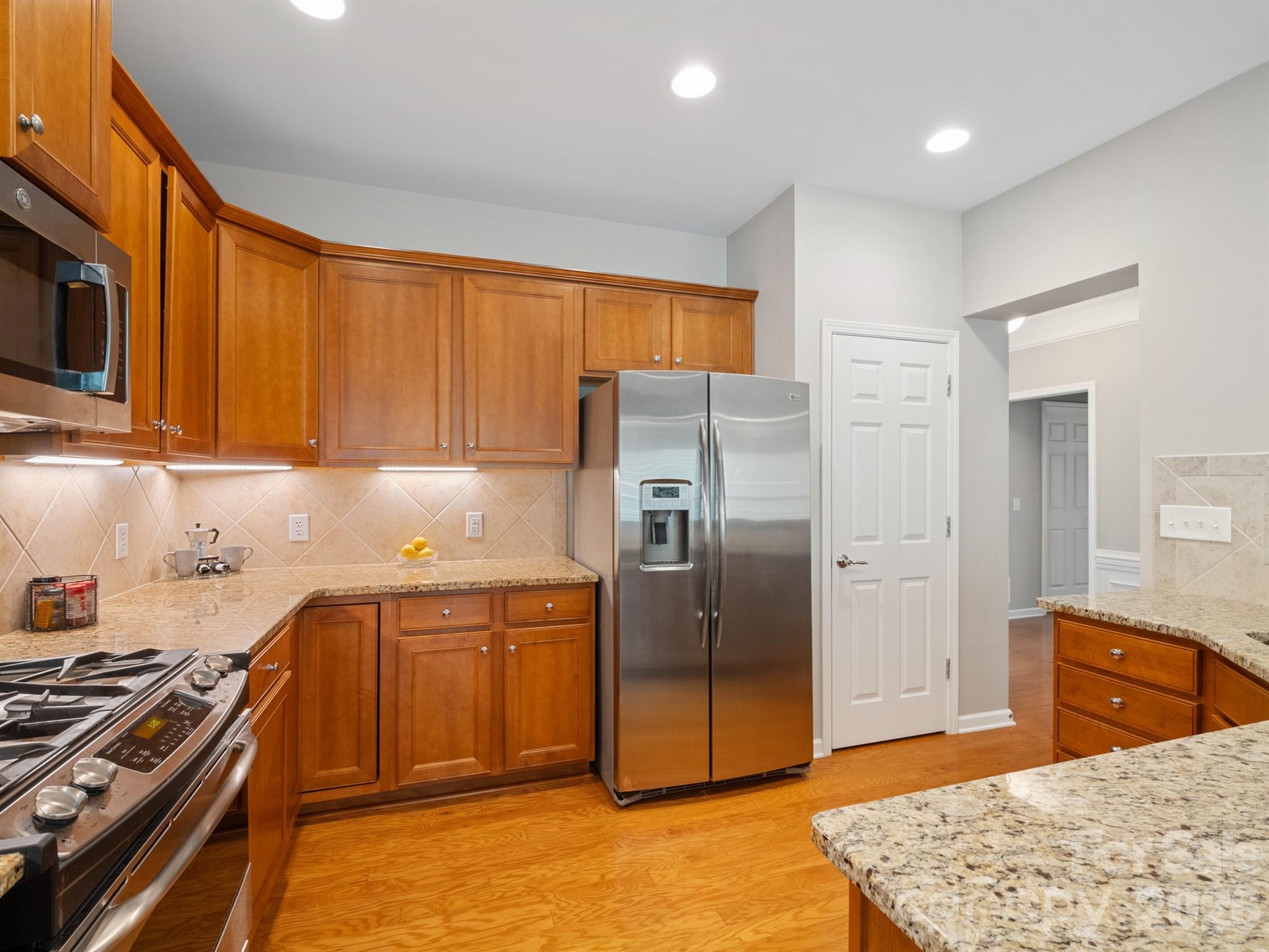 8077 Crater Lake Drive Property Photo 14