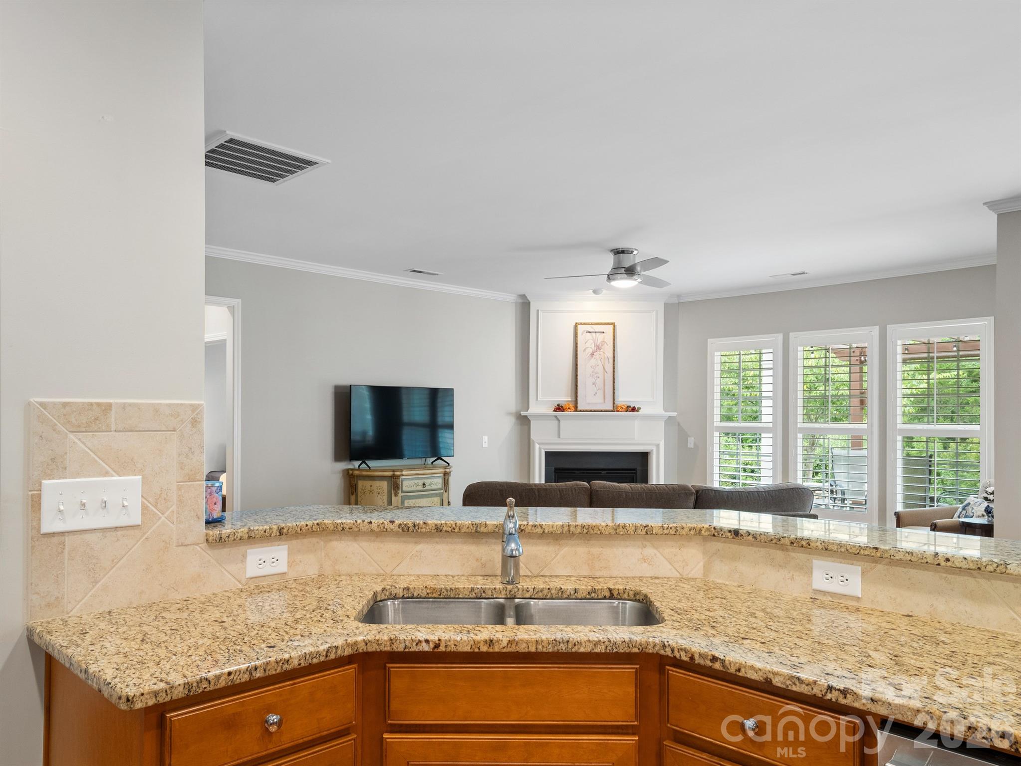 8077 Crater Lake Drive Property Photo 18
