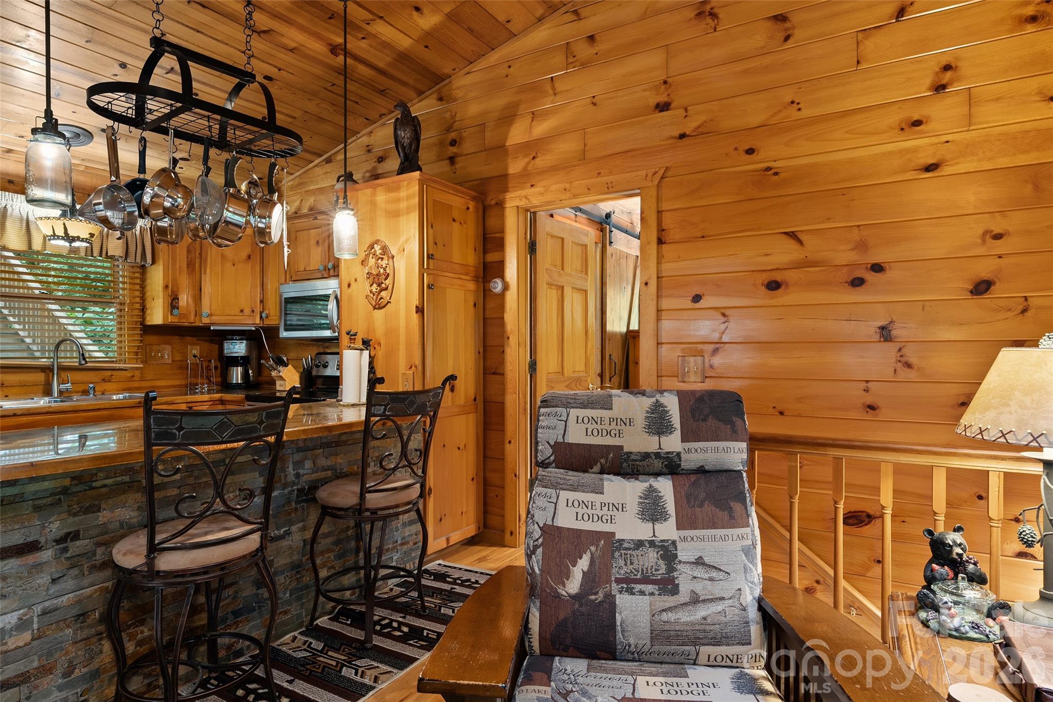 976 Wildcat Run Property Photo 9