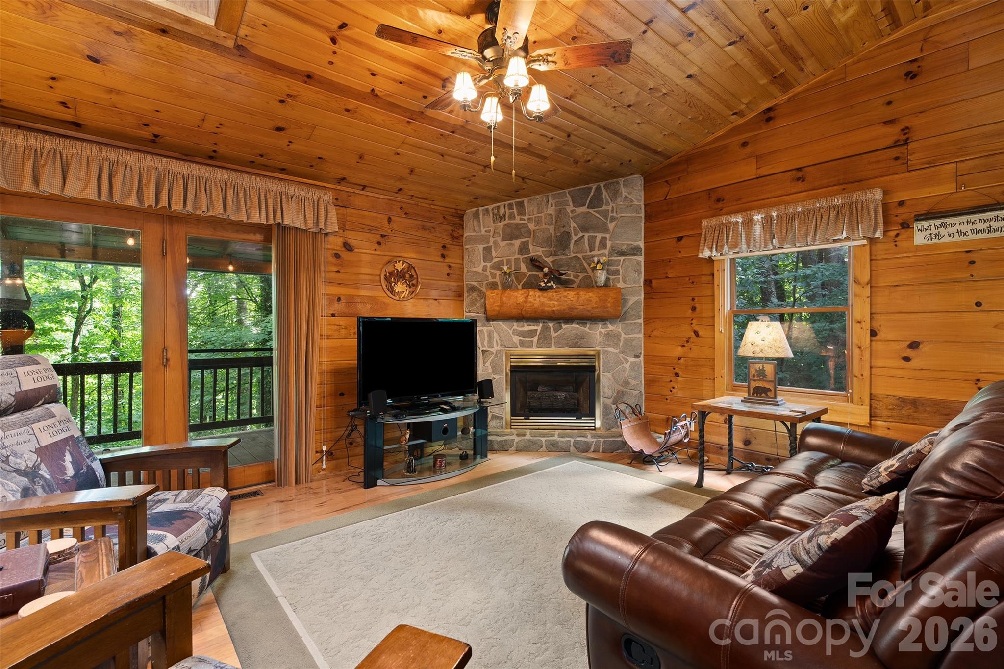 976 Wildcat Run Property Photo 10