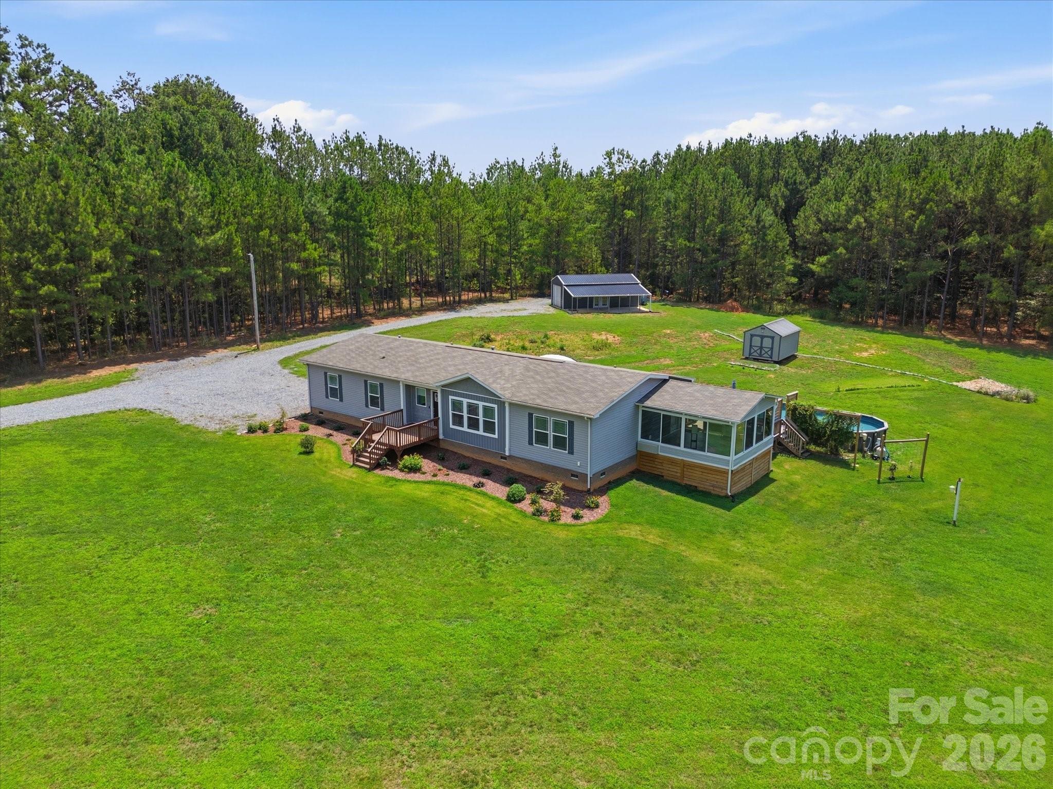 135 Thamon Road Property Photo 1