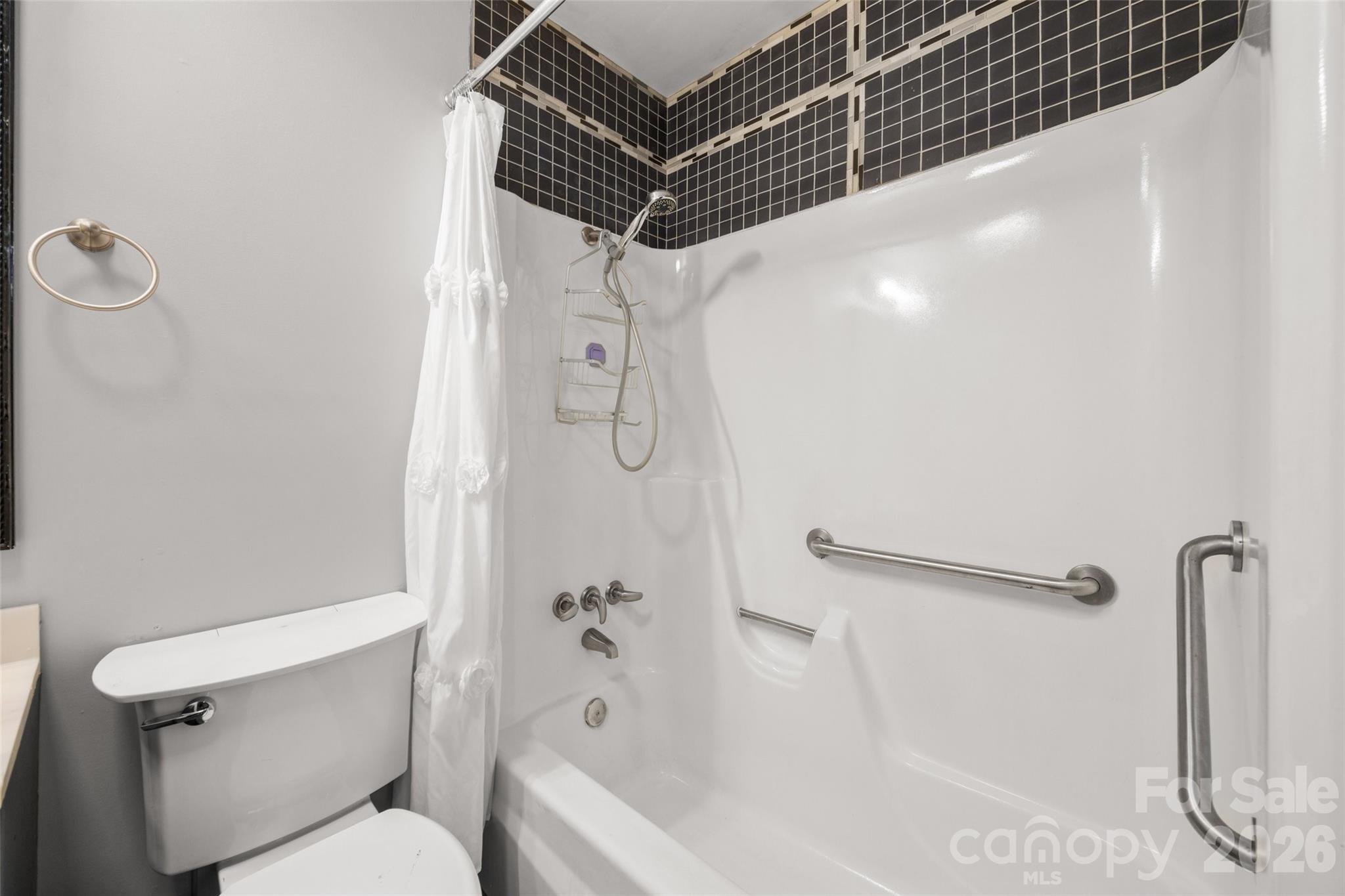897 Eastwood Drive Property Photo 17