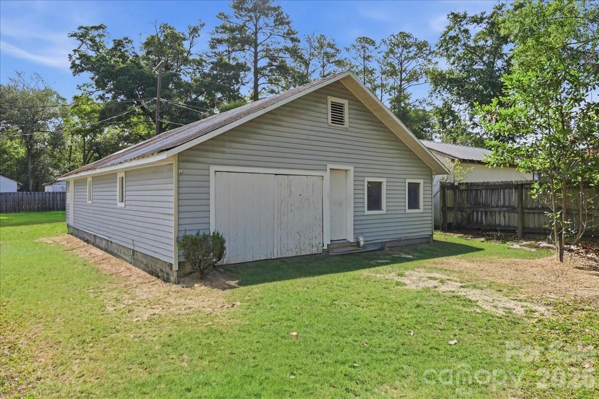 310 Varn Street Property Photo 8