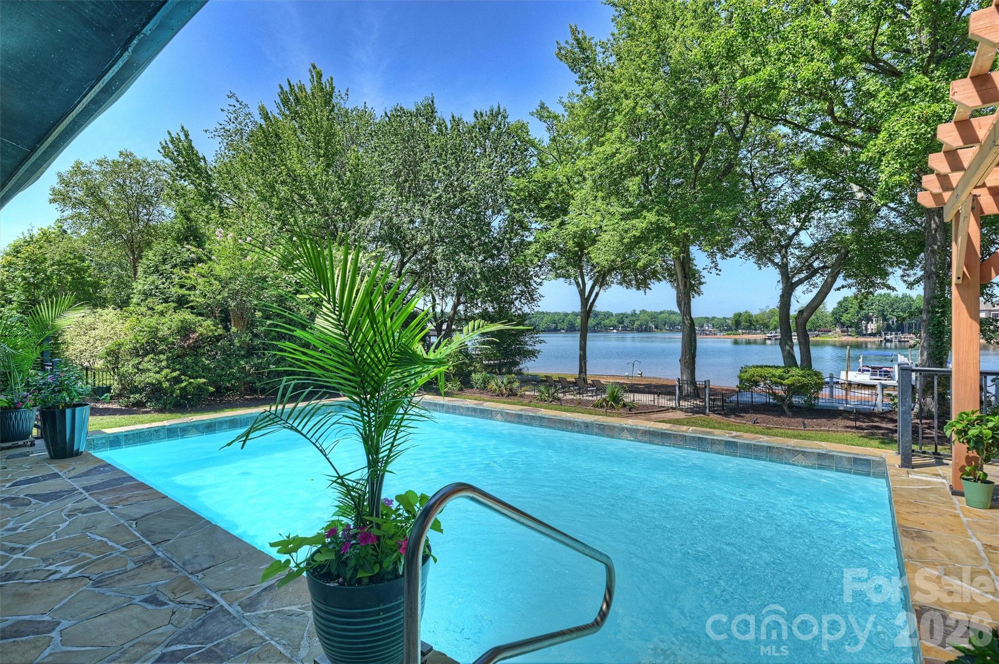 119 Sterling Oak Lane Property Photo 9