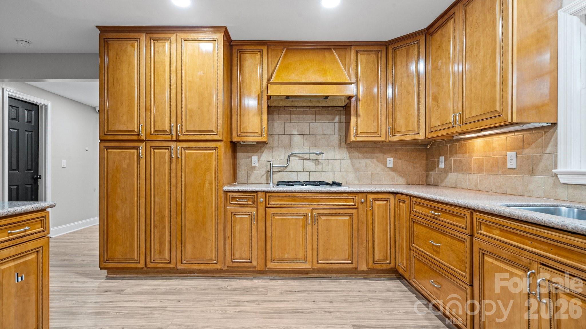 7515 Shady Lane Property Photo 4