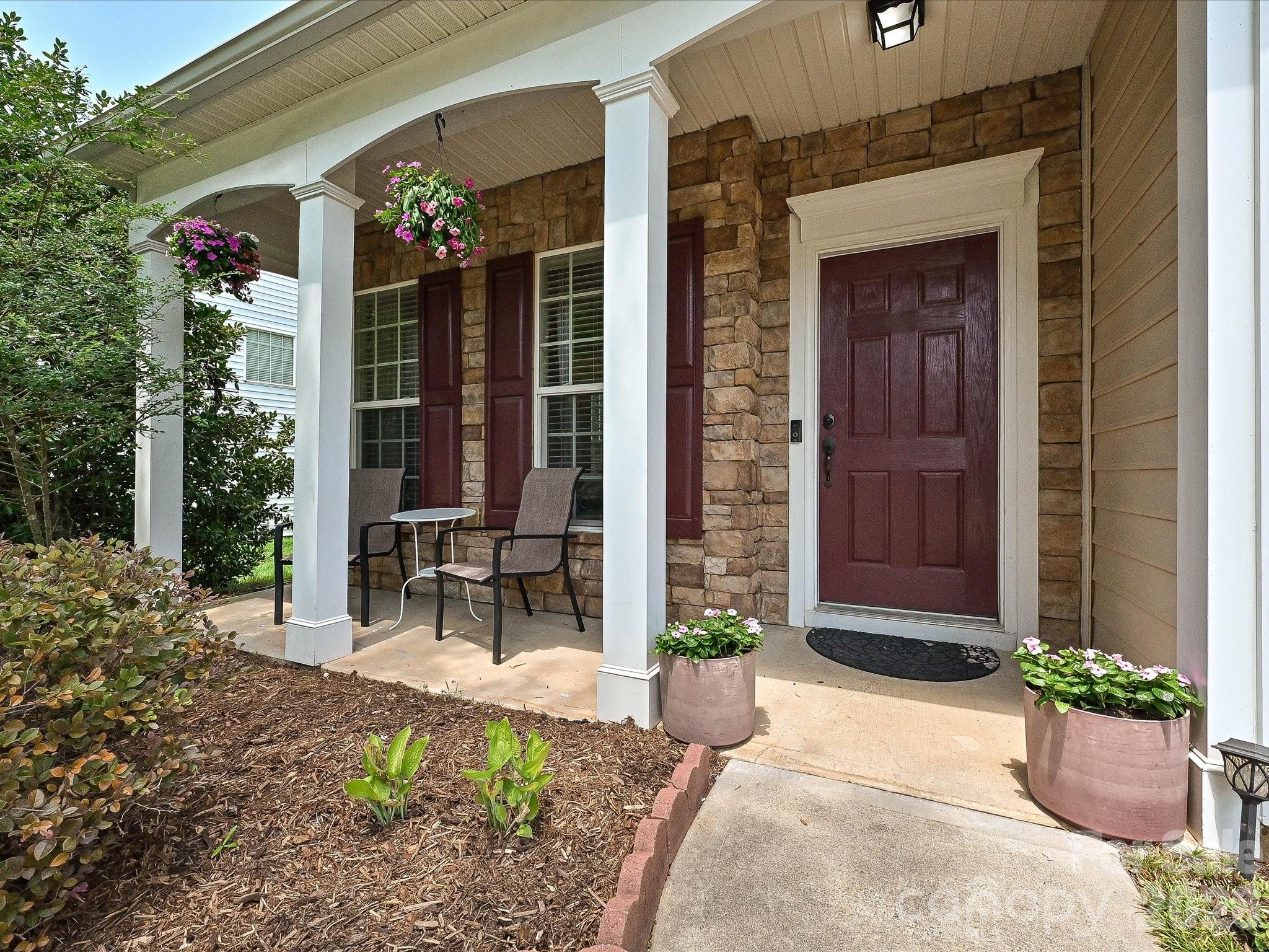 2505 Mullis Lane Property Photo 3