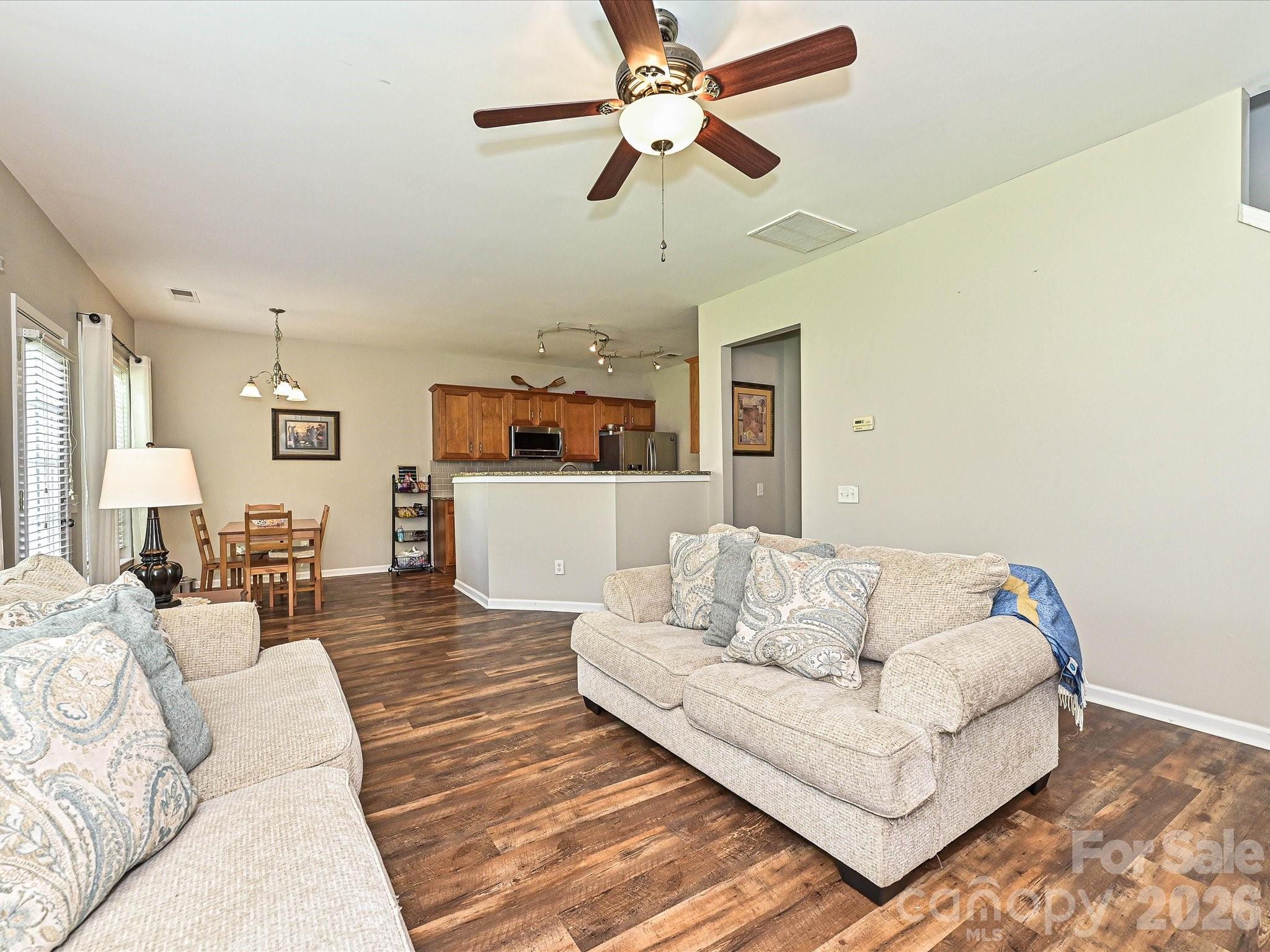 2505 Mullis Lane Property Photo 11