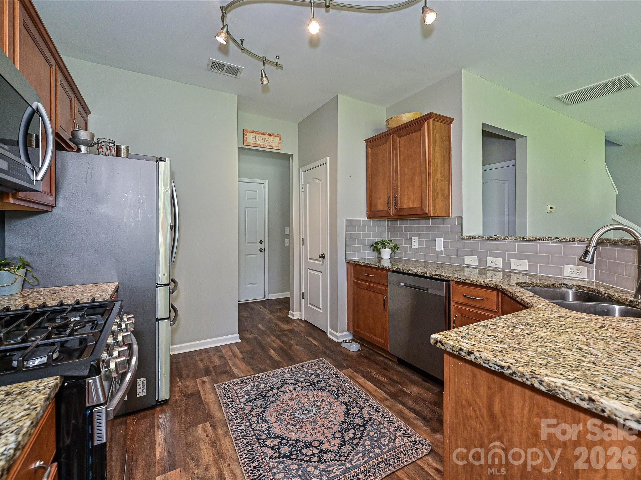 2505 Mullis Lane Property Photo 13