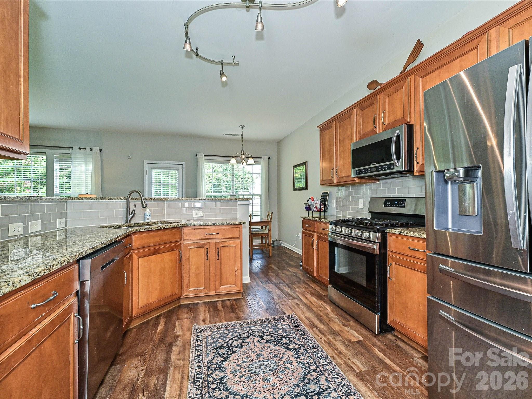 2505 Mullis Lane Property Photo 14