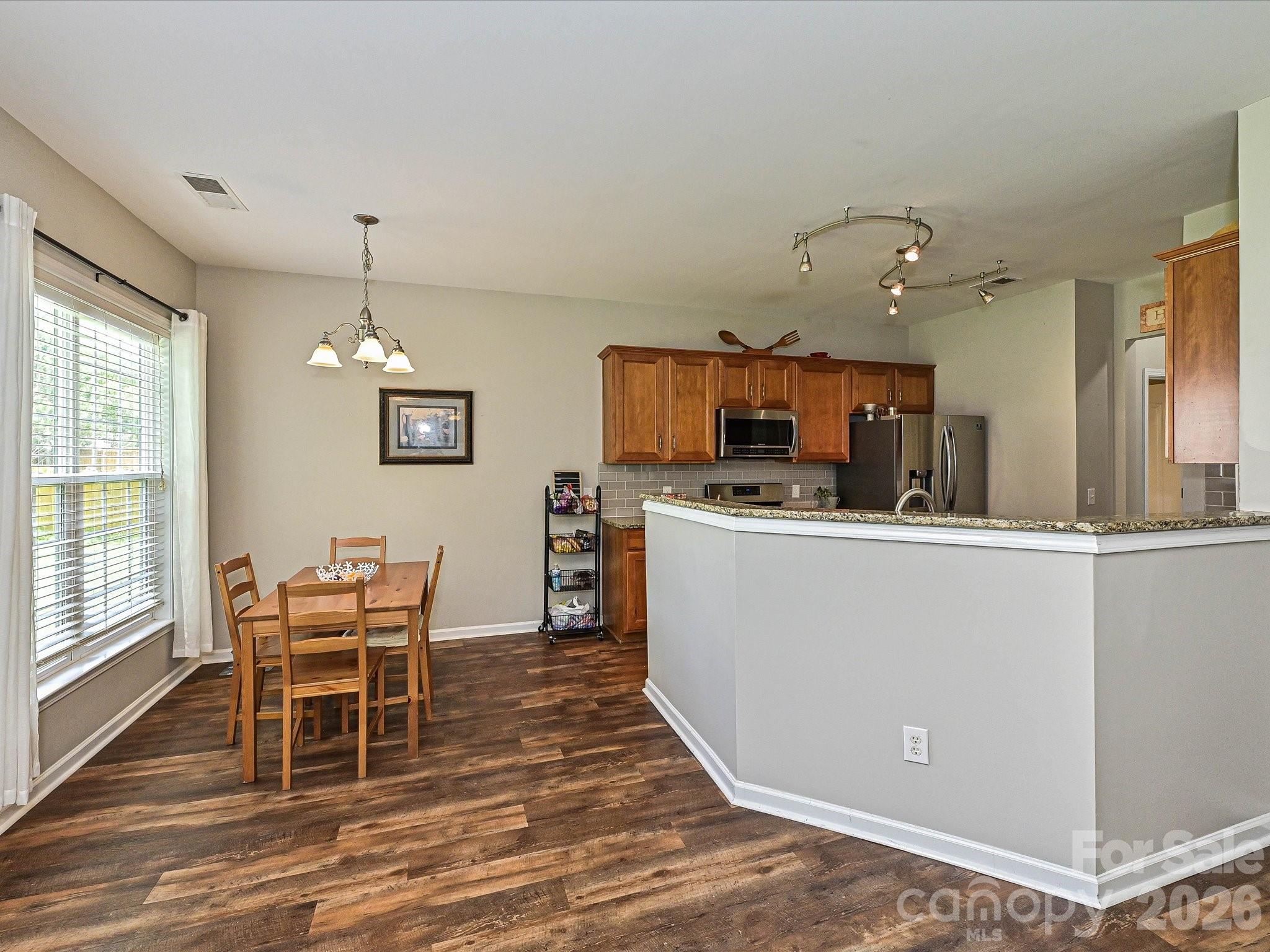 2505 Mullis Lane Property Photo 15