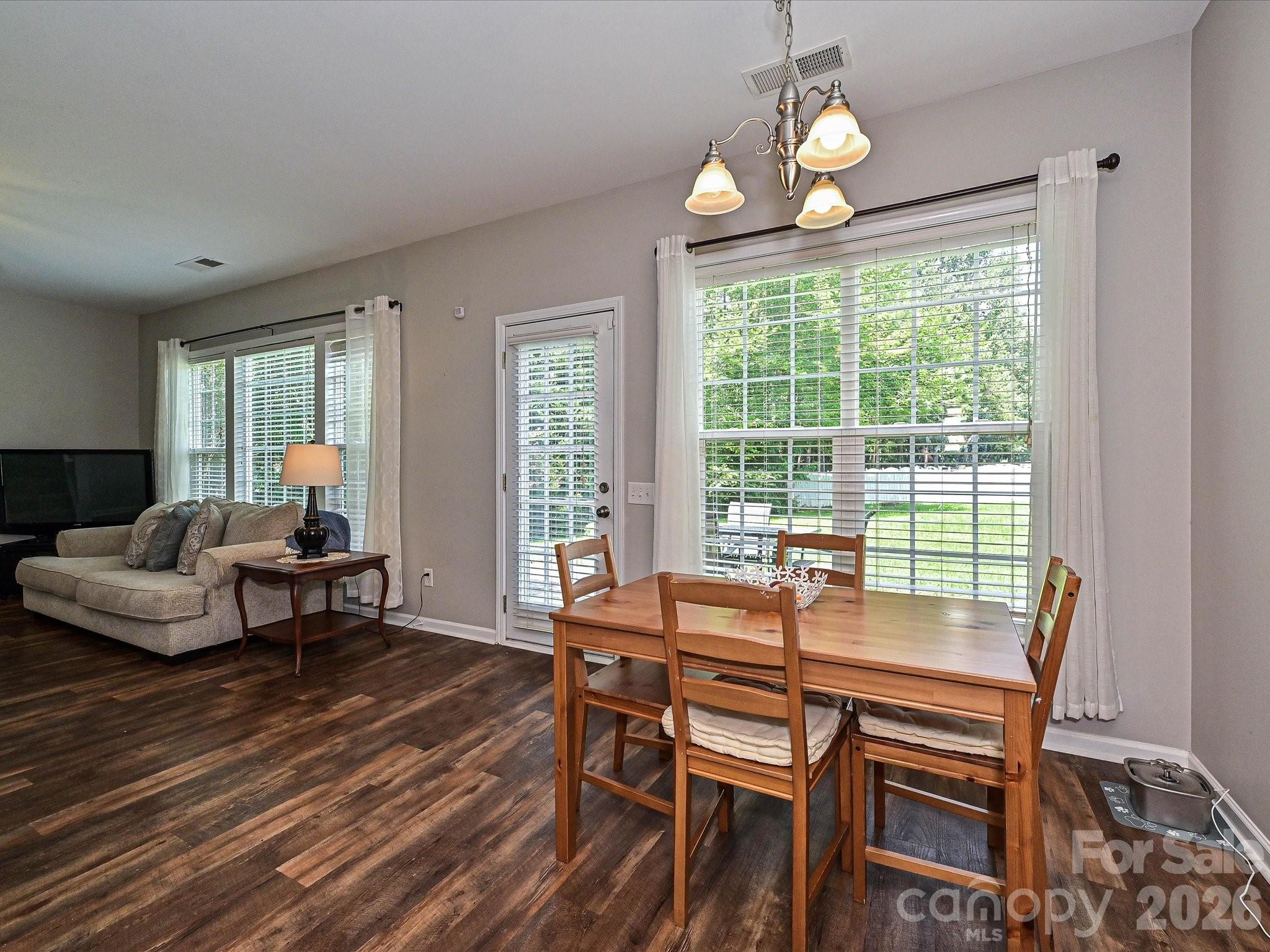 2505 Mullis Lane Property Photo 16