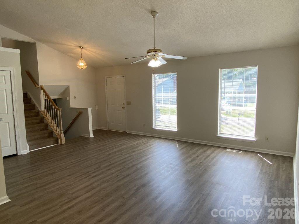 3122 Periwinkle Court Property Photo 2
