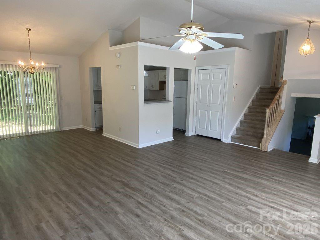 3122 Periwinkle Court Property Photo 4