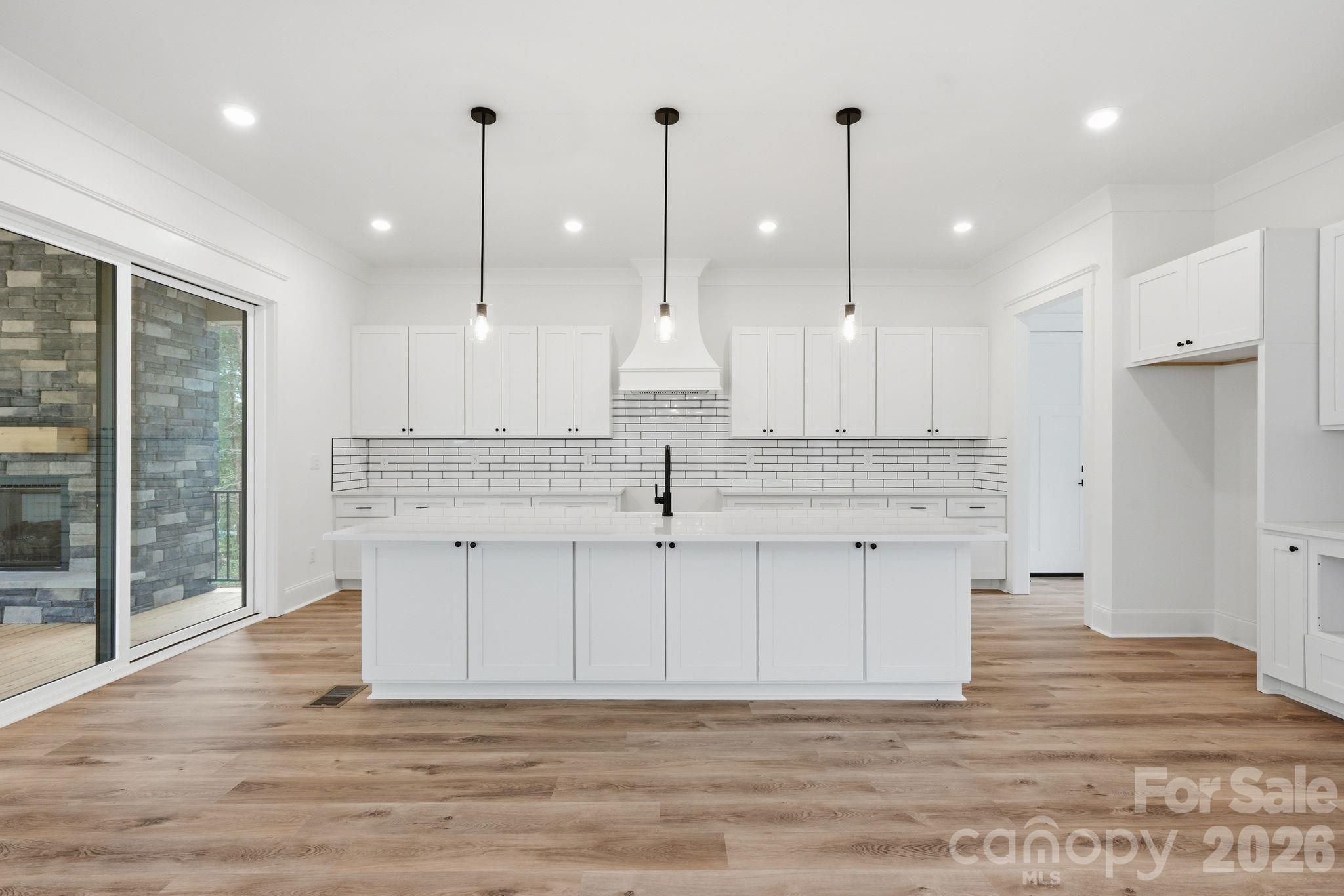 301 Spanish Oak Lane Property Photo 7