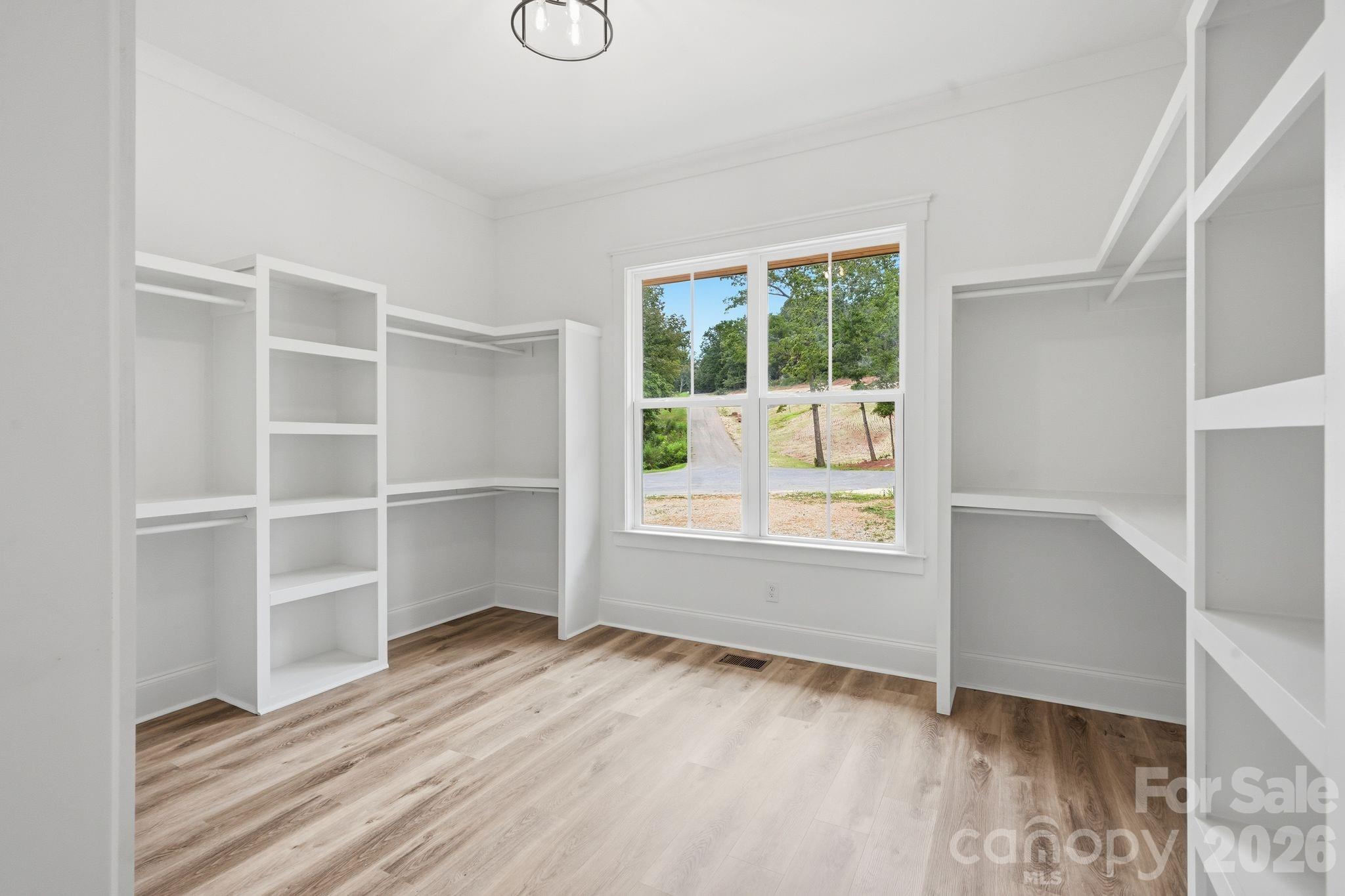 301 Spanish Oak Lane Property Photo 17