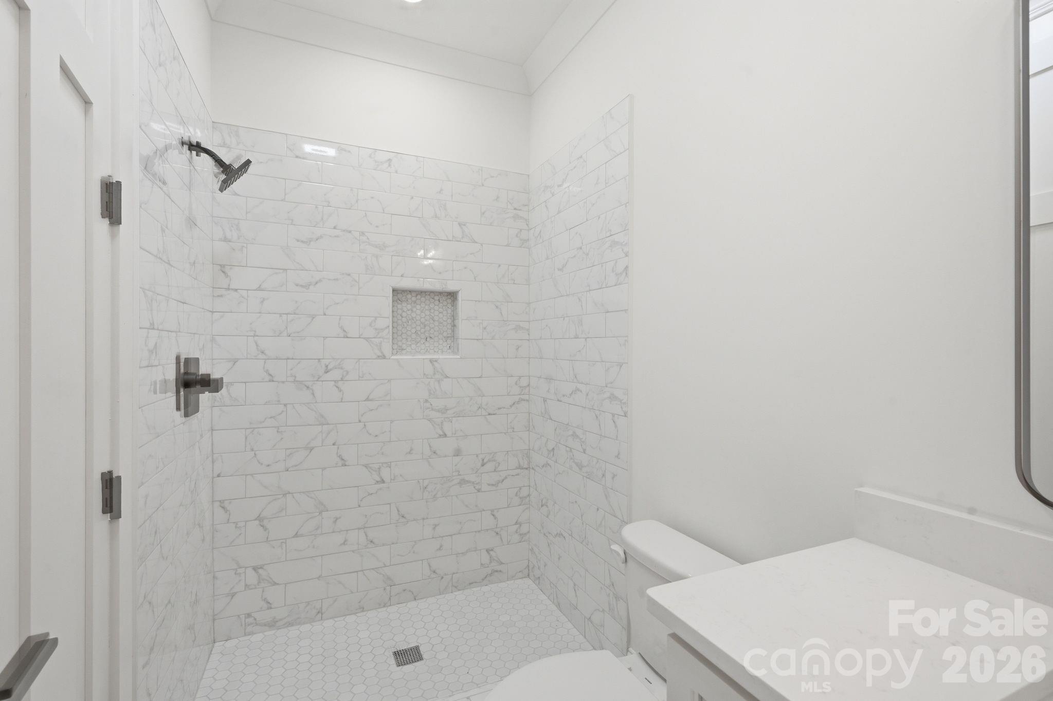 301 Spanish Oak Lane Property Photo 28