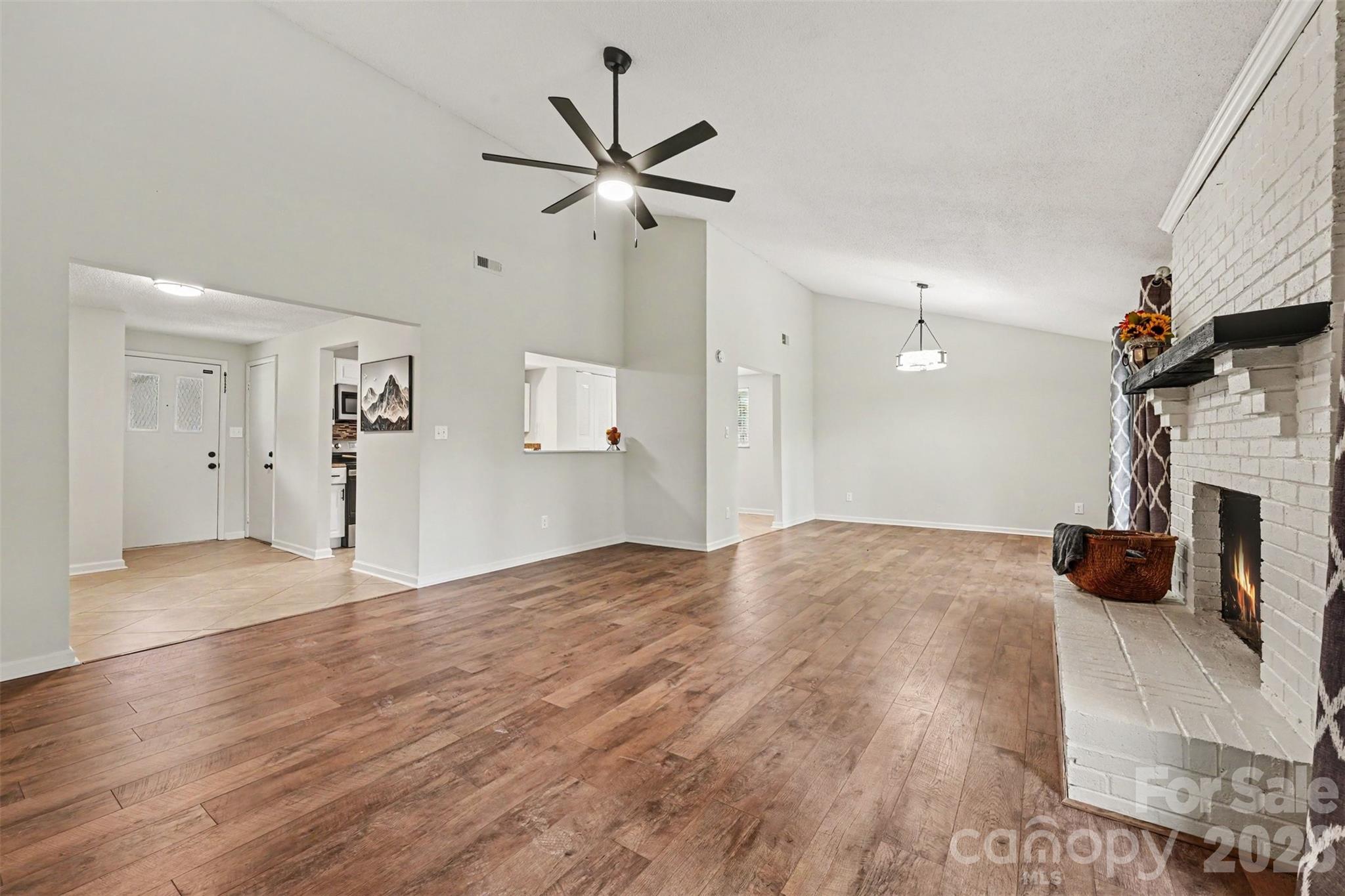 7319 Shadowlake Drive Property Photo 6